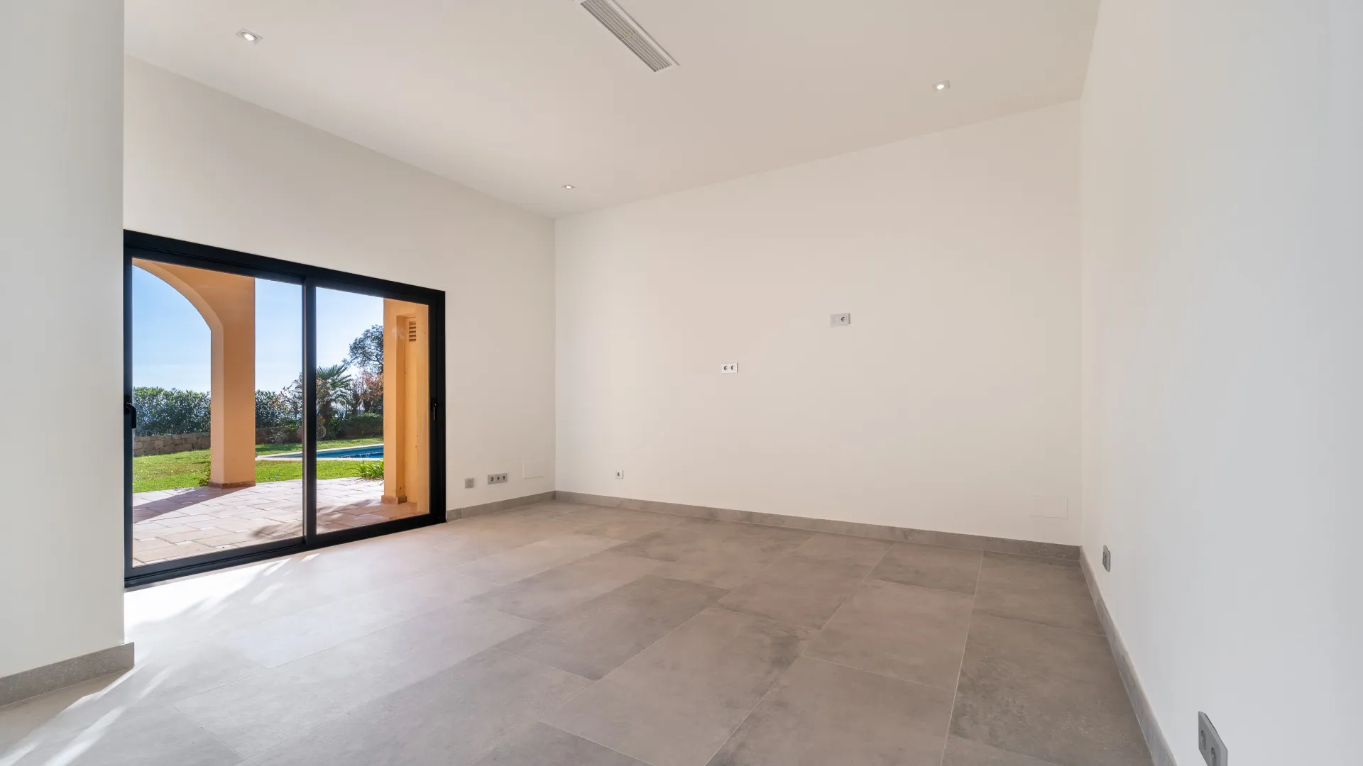 For sale 7 bedrooms villa in El Madroñal