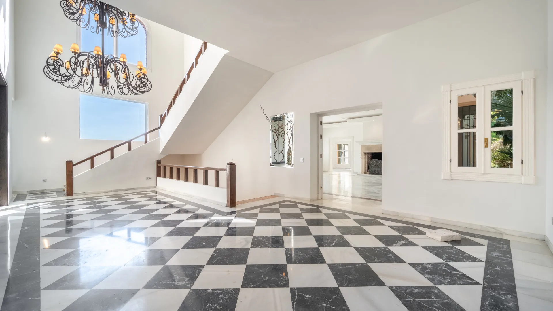 For sale 7 bedrooms villa in El Madroñal
