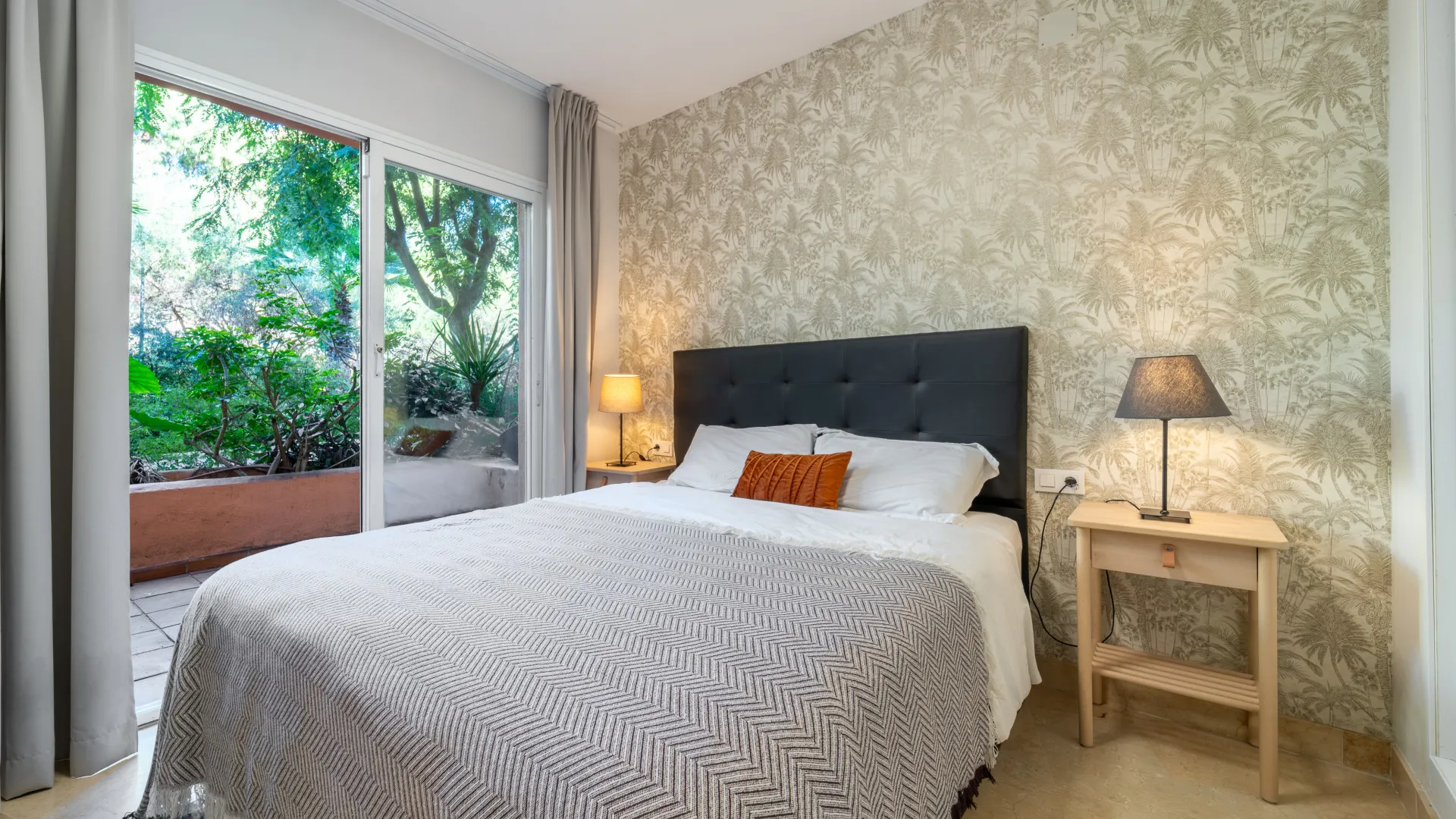 Se vende apartamento planta baja en Oasis de Marbella