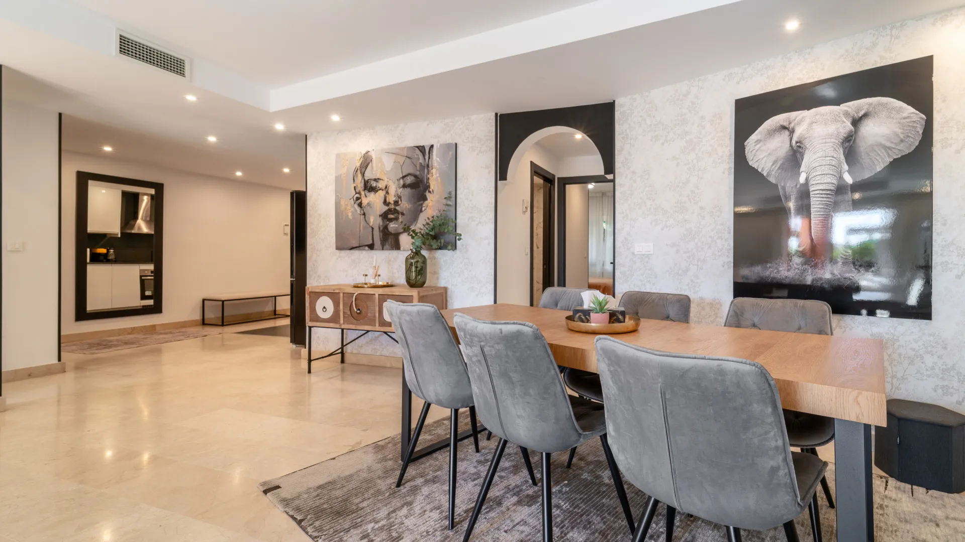 Se vende apartamento planta baja en Oasis de Marbella