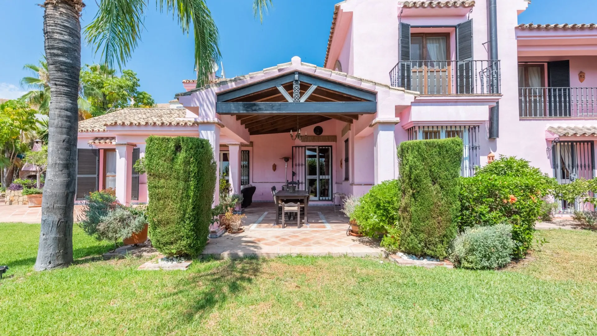Villa for sale in Los Almendros