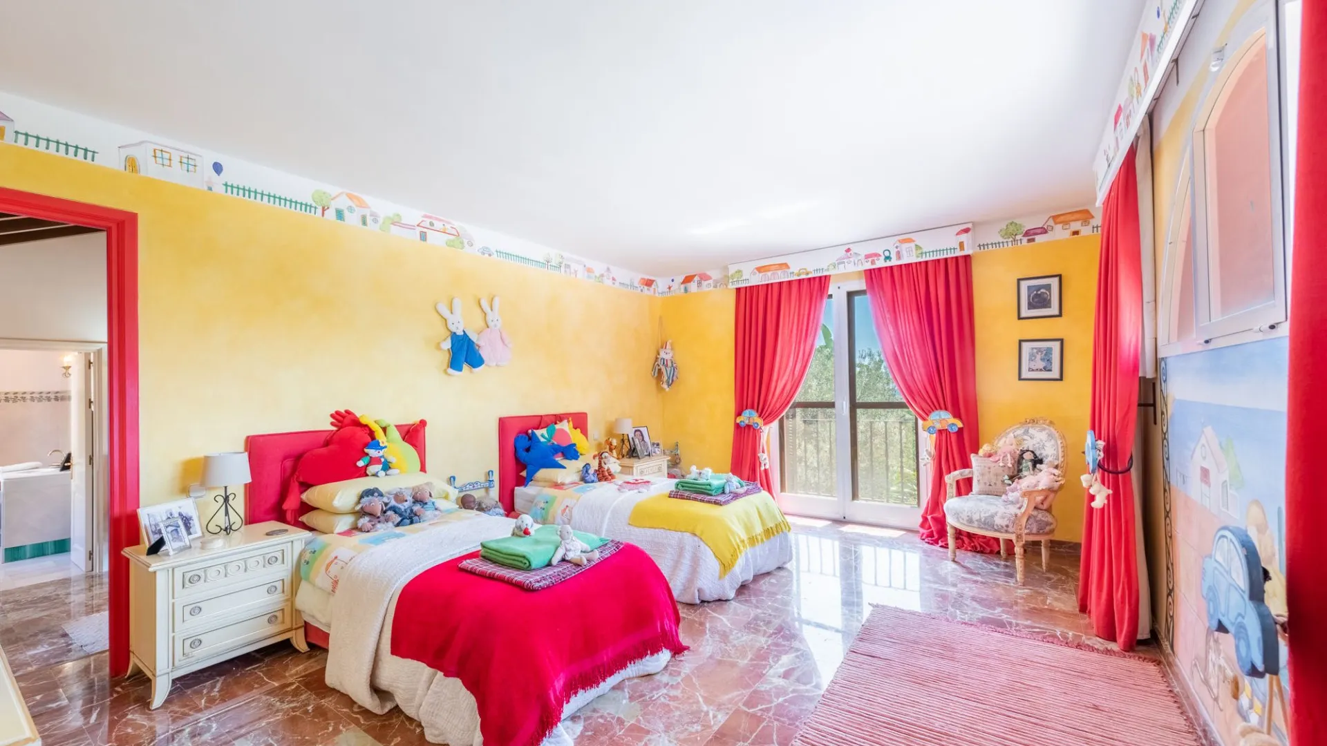 Villa for sale in Los Almendros