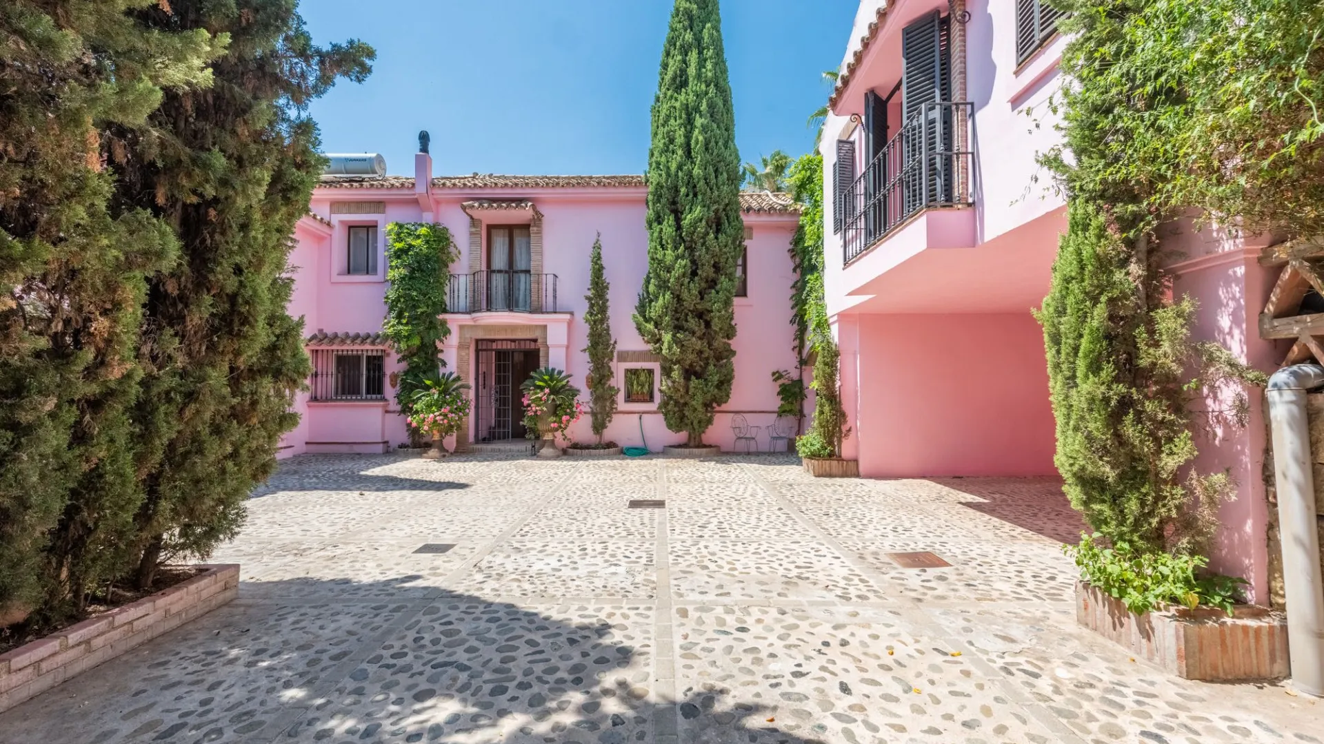 Villa for sale in Los Almendros