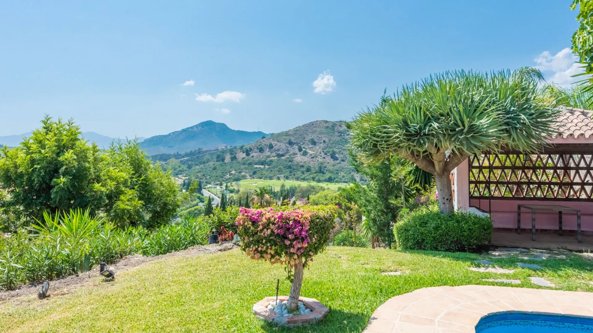 Villa for sale in Los Almendros