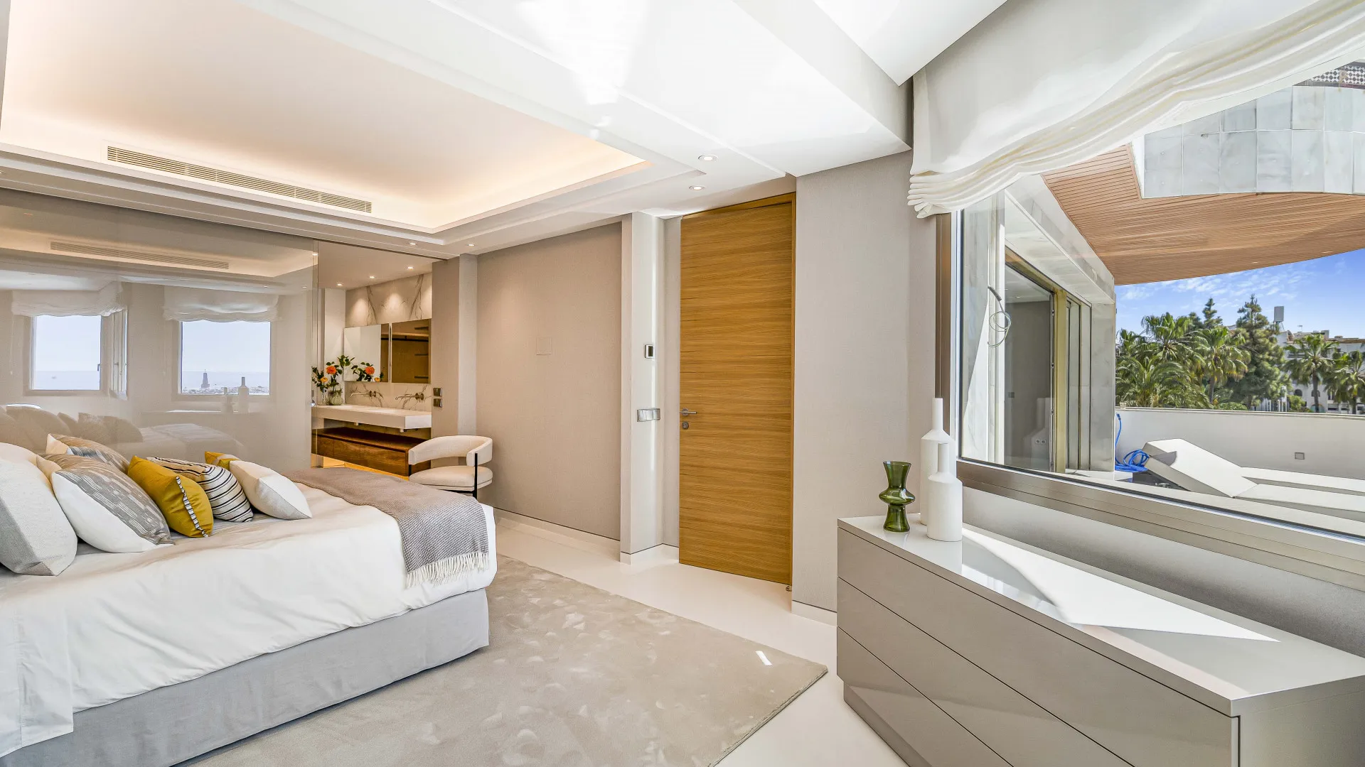 Buy apartment with 4 bedrooms in Gray D'Albion