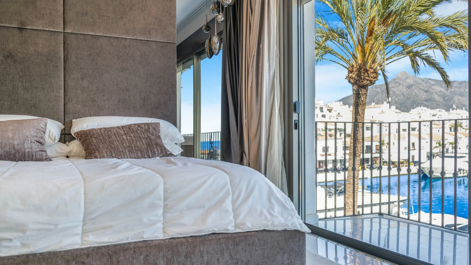 Penthouse for sale in Marbella - Puerto Banus