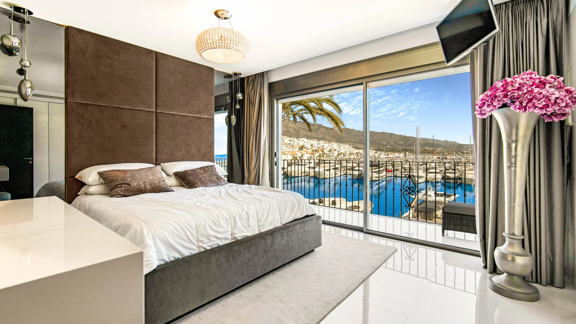Penthouse for sale in Marbella - Puerto Banus