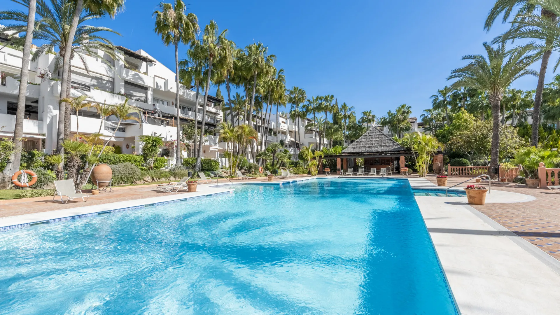 Atico duplex en venta en Marina Puente Romano