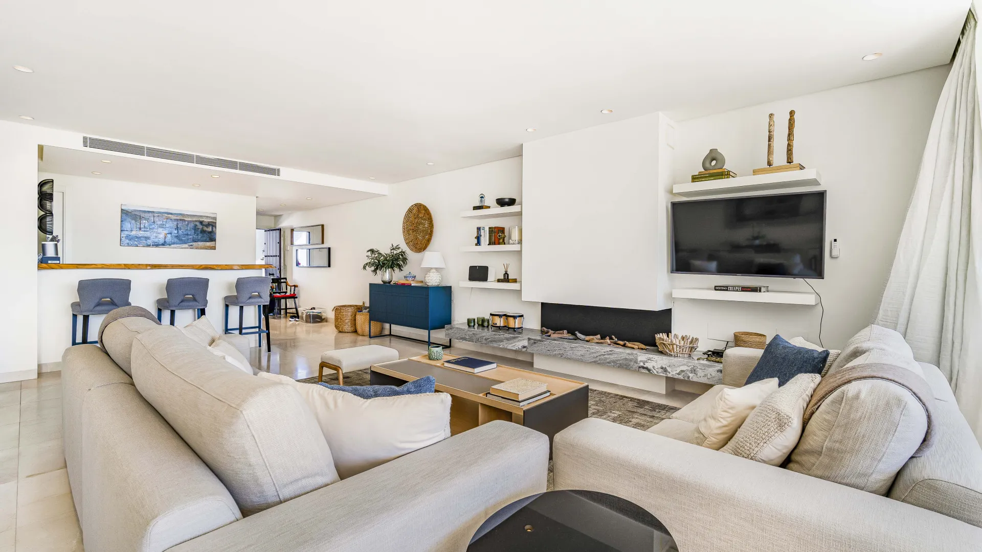 Atico duplex en venta en Marina Puente Romano