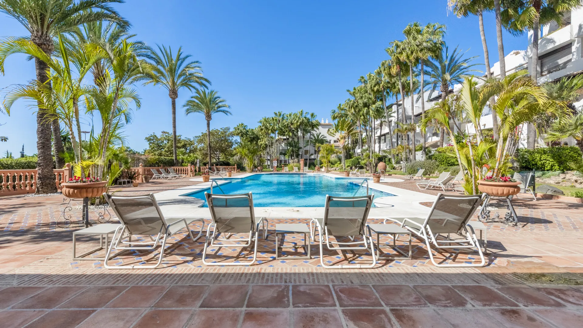 Atico duplex en venta en Marina Puente Romano