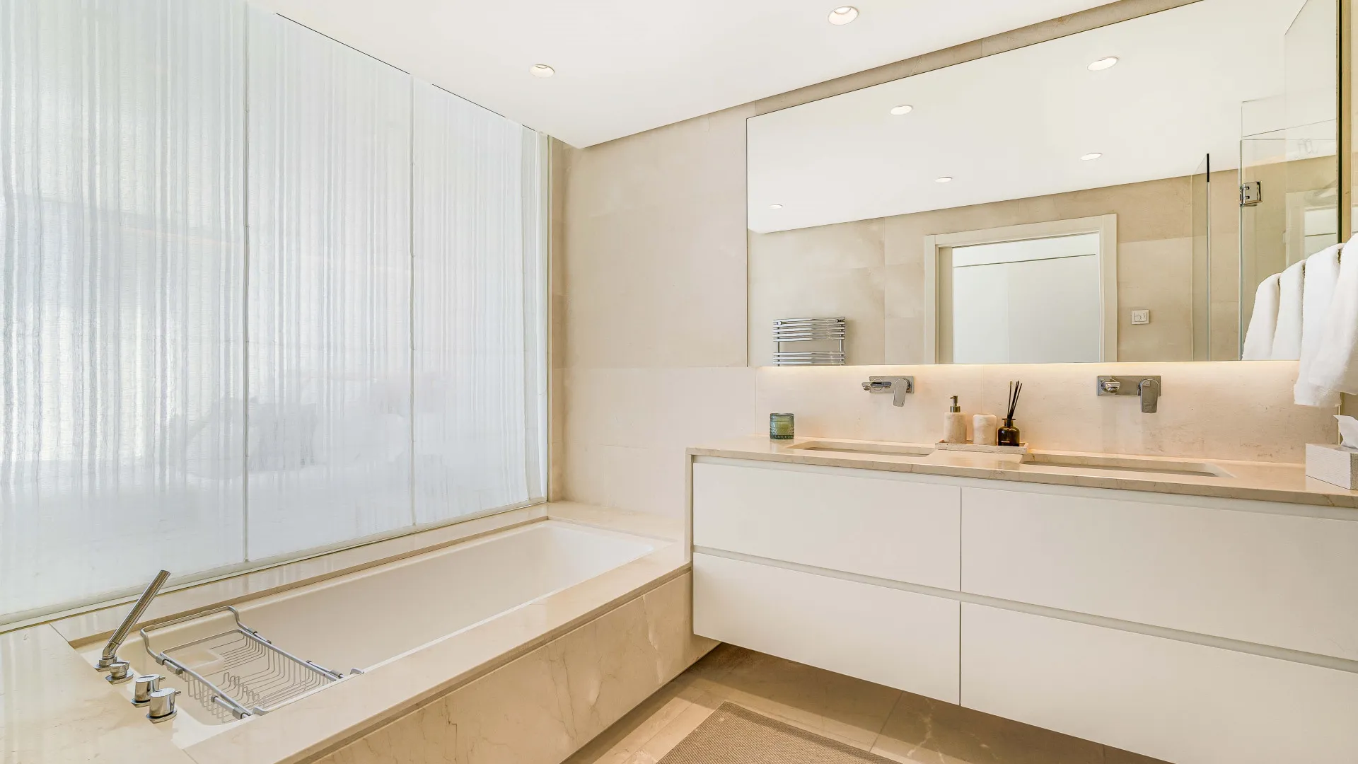 Atico duplex en venta en Marina Puente Romano