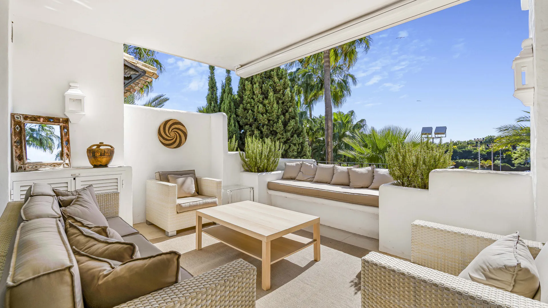 Atico duplex en venta en Marina Puente Romano