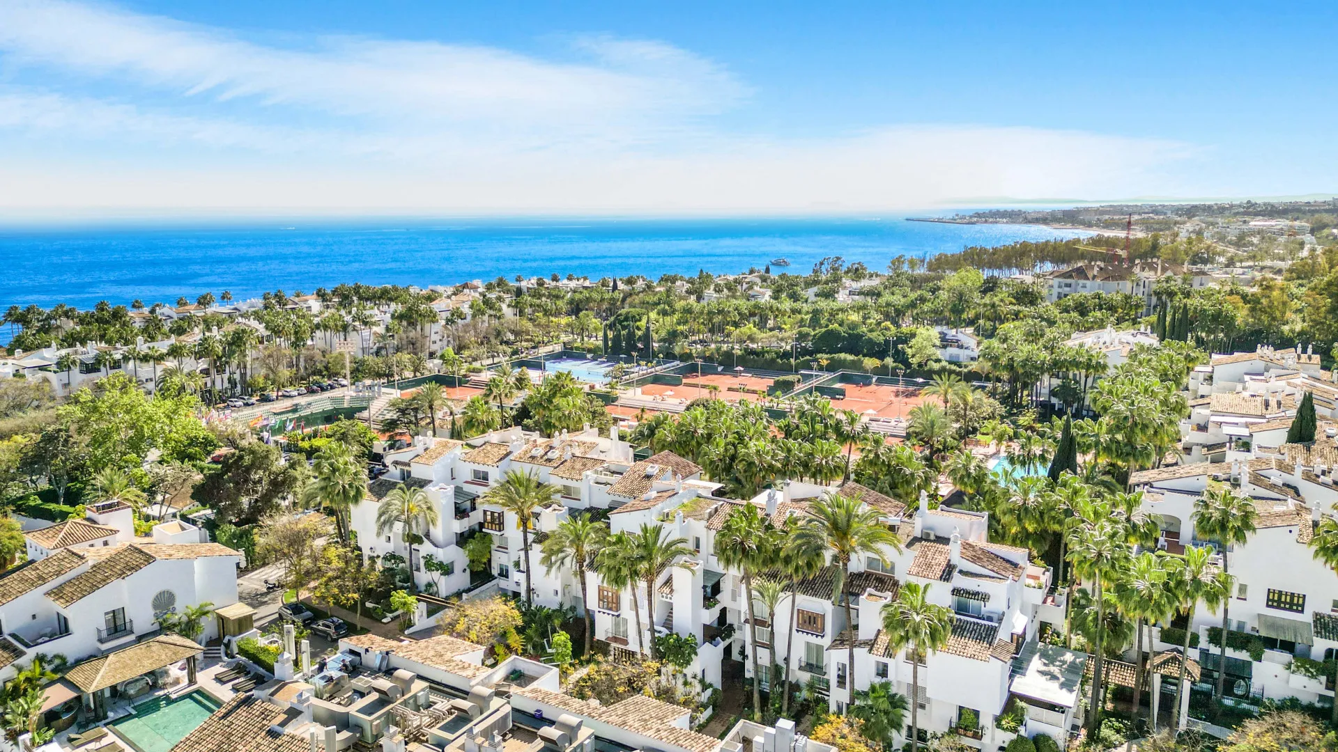 Atico duplex en venta en Marina Puente Romano