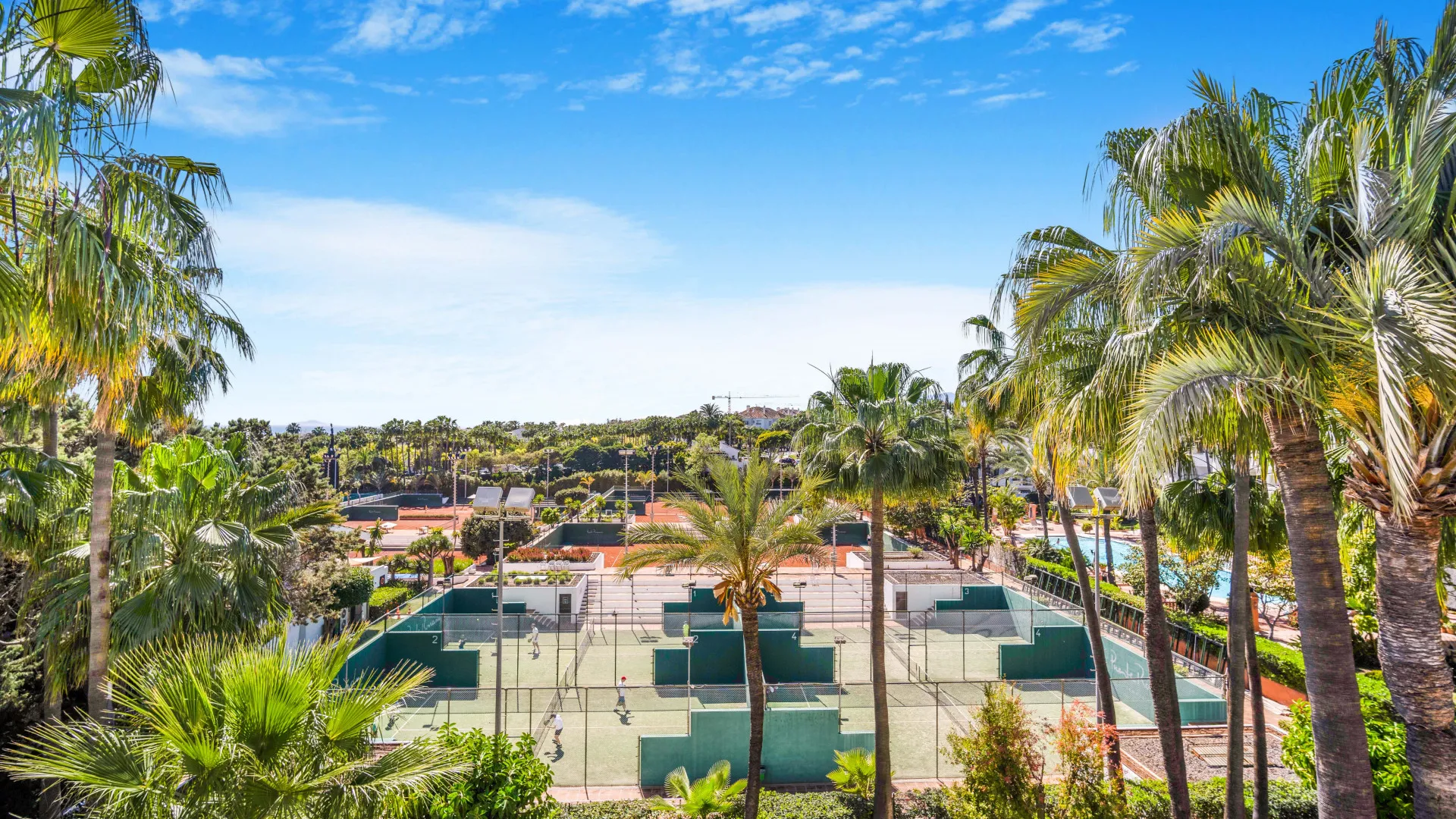 Atico duplex en venta en Marina Puente Romano