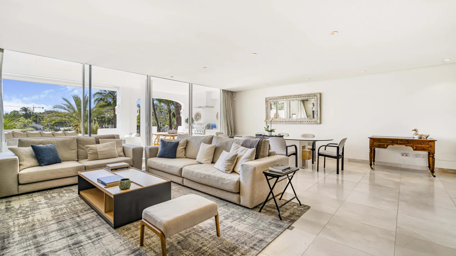 Atico duplex en venta en Marina Puente Romano