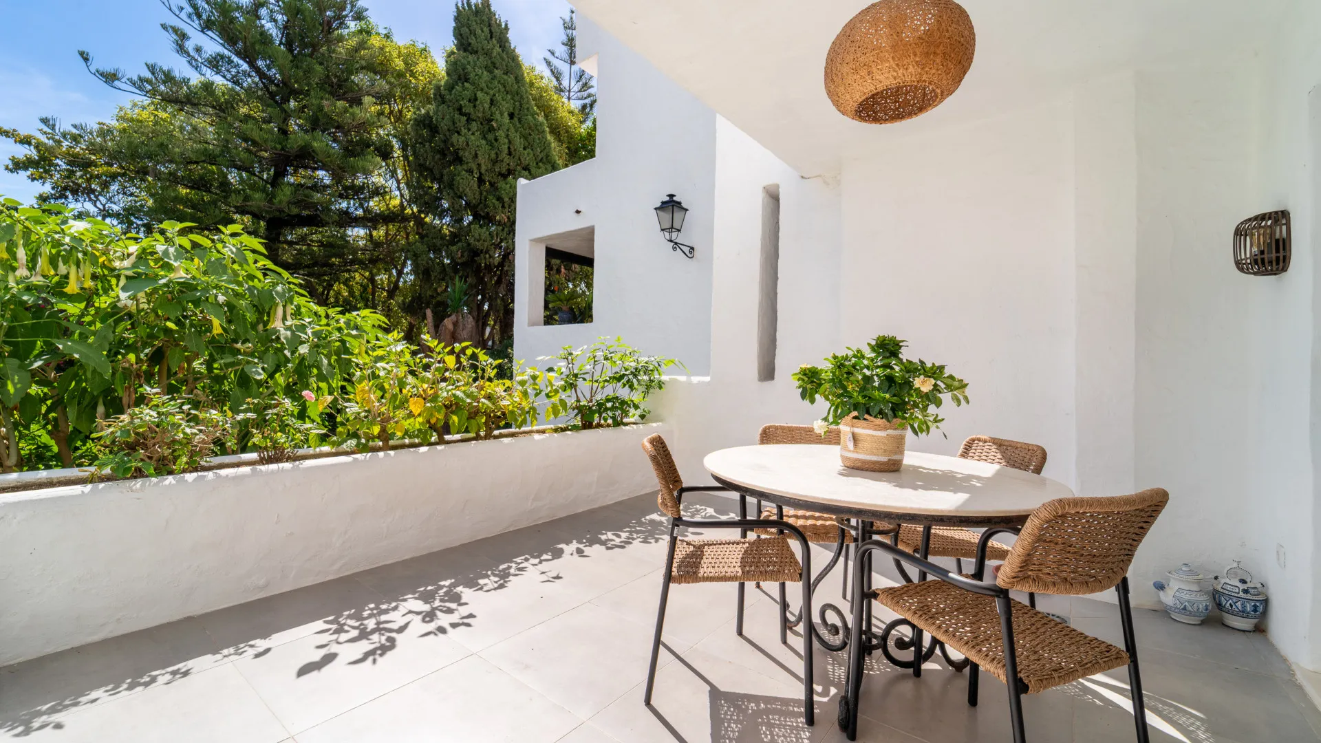 Ground floor apartment with 2 bedrooms for sale in Puente Romano II