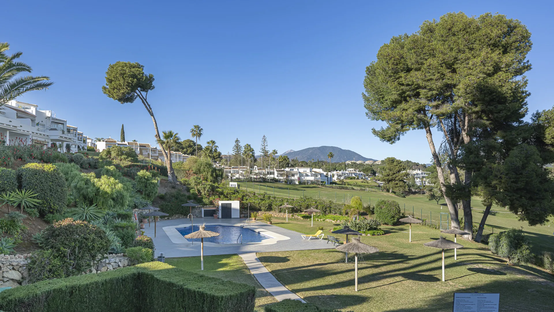 Nueva Andalucia, adosado a la venta con 3 dormitorios