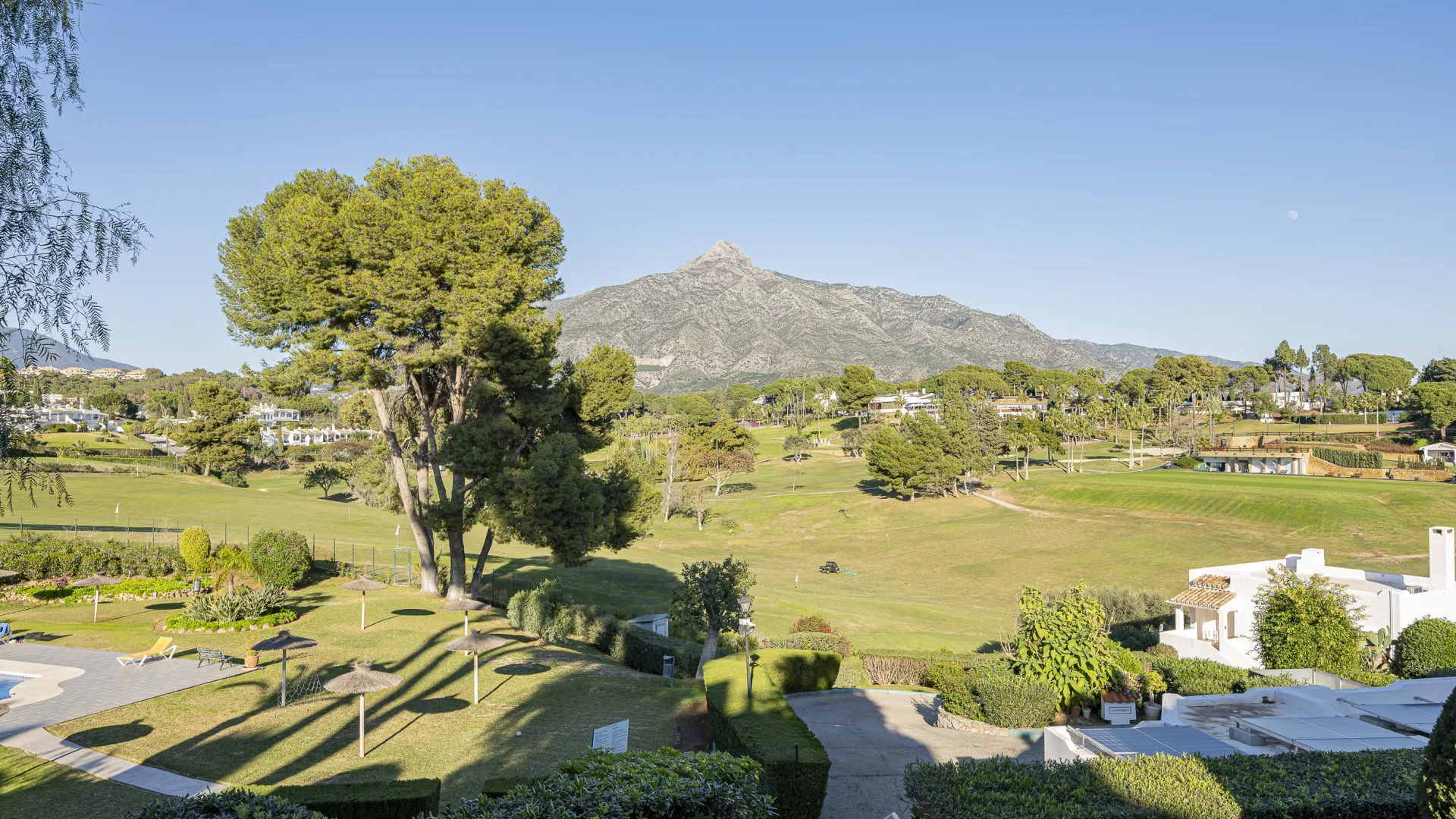 Nueva Andalucia, adosado a la venta con 3 dormitorios