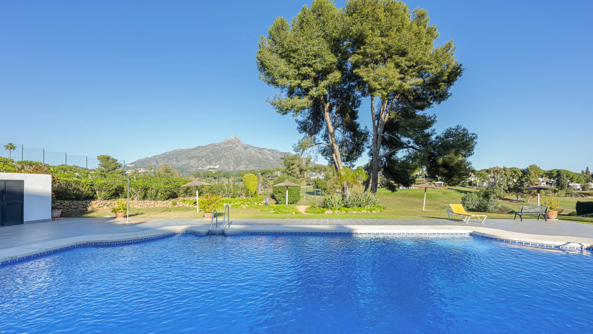 Nueva Andalucia, adosado a la venta con 3 dormitorios
