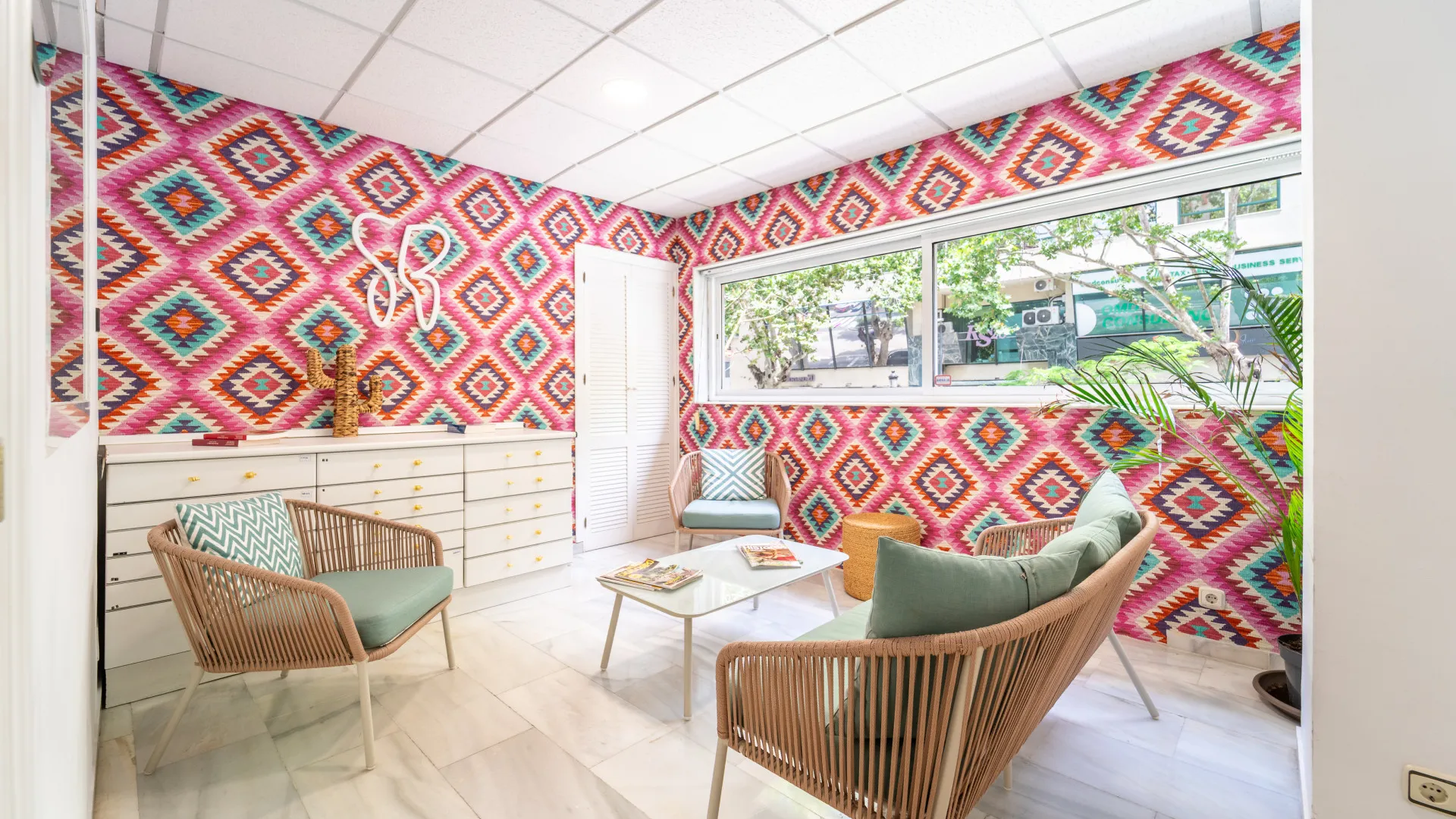 Commercial premises with 4 bedrooms for sale in Marbella Centro