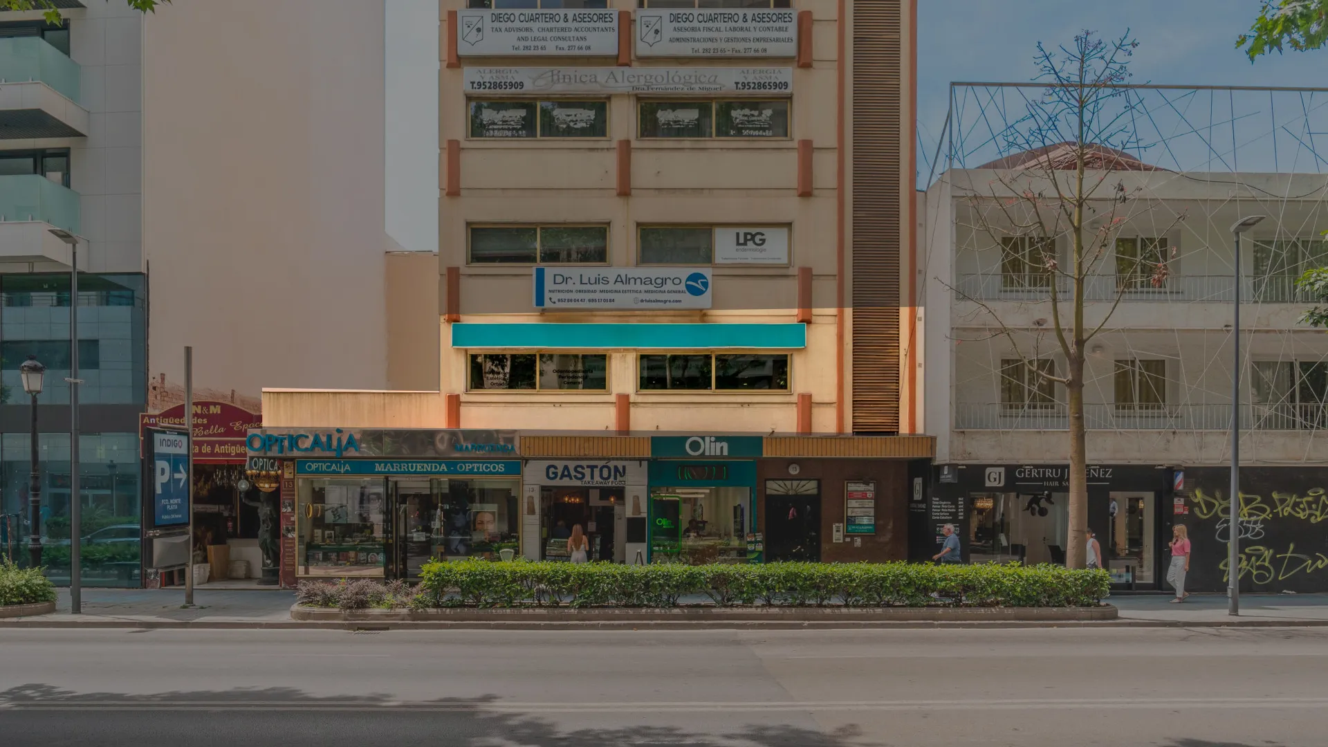 Commercial premises with 4 bedrooms for sale in Marbella Centro