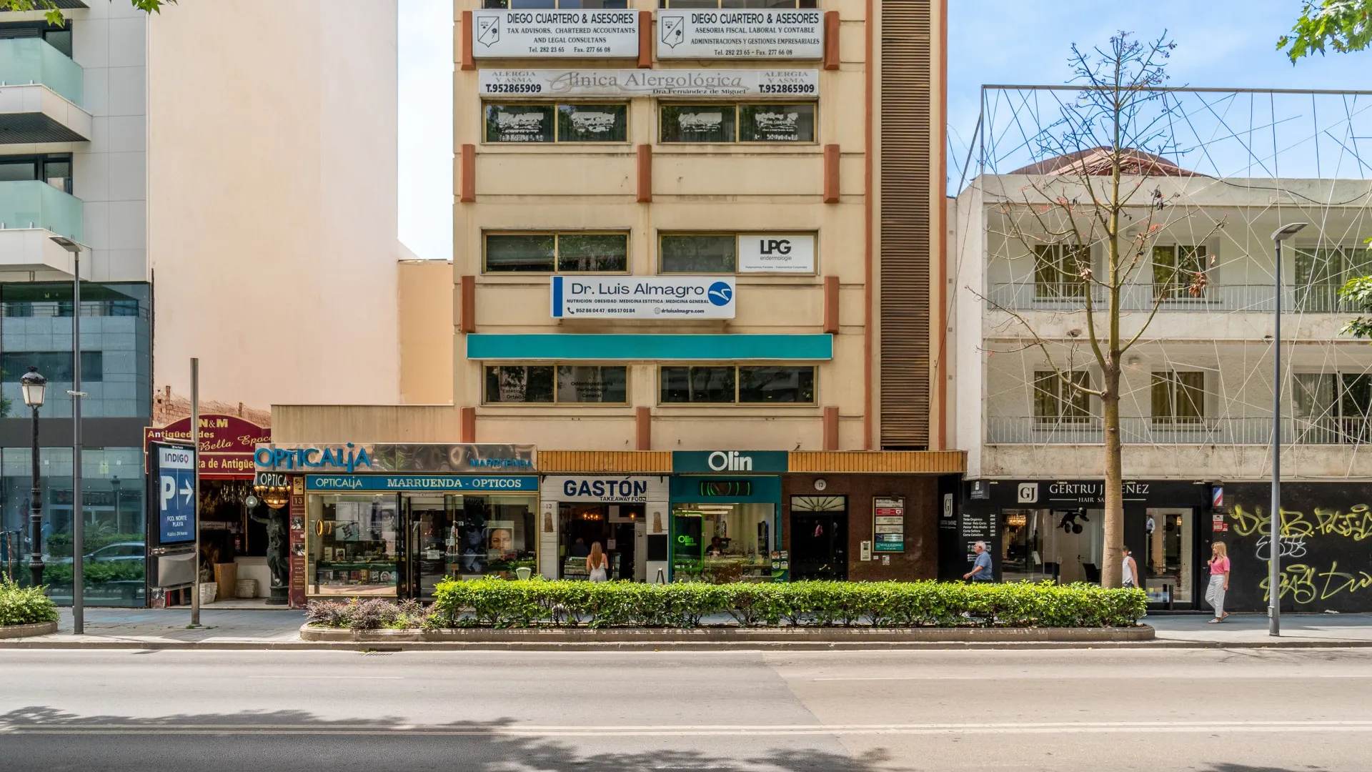 Commercial premises with 4 bedrooms for sale in Marbella Centro