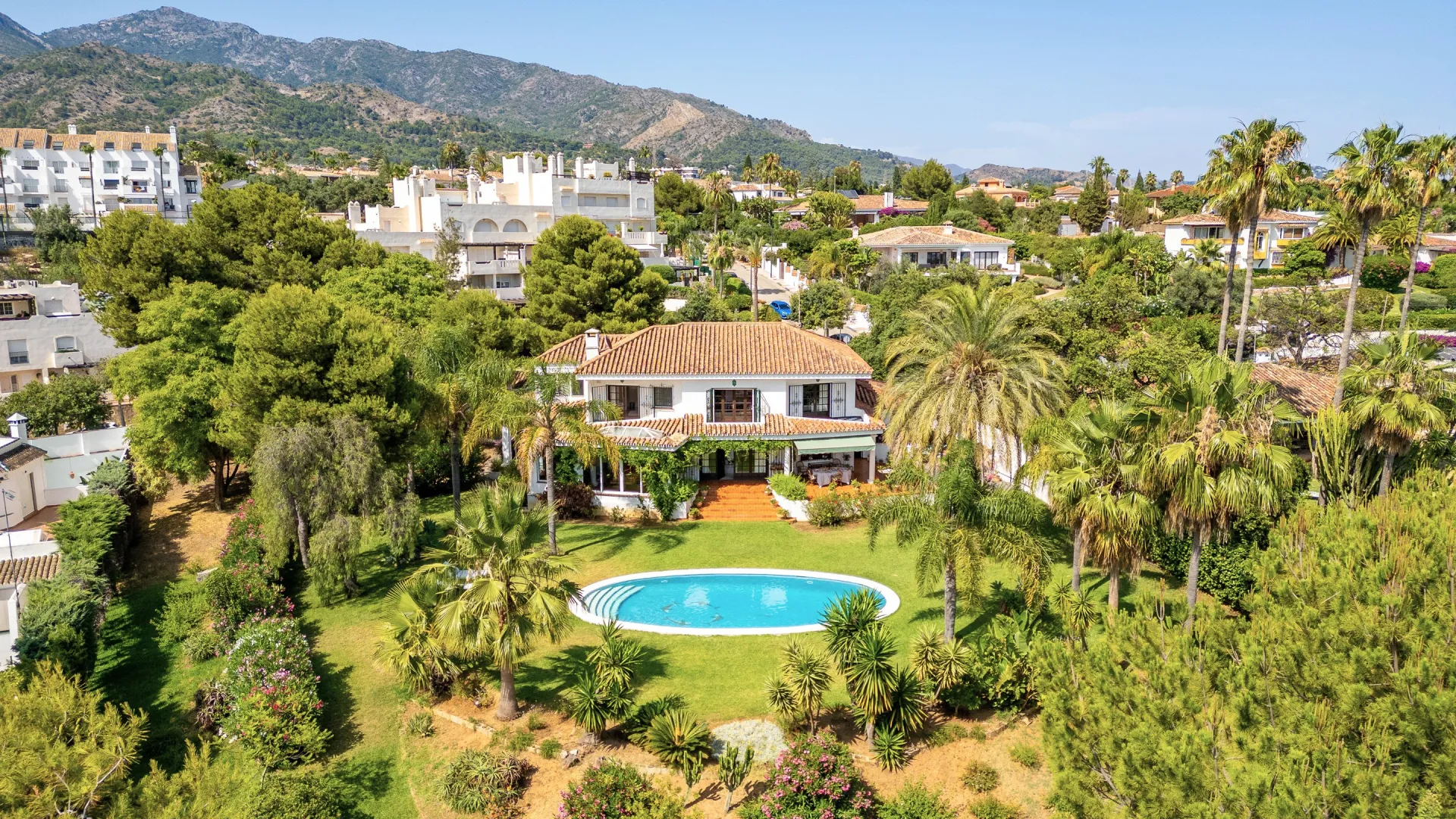 Marbella Golden Mile 4 bedrooms villa for sale