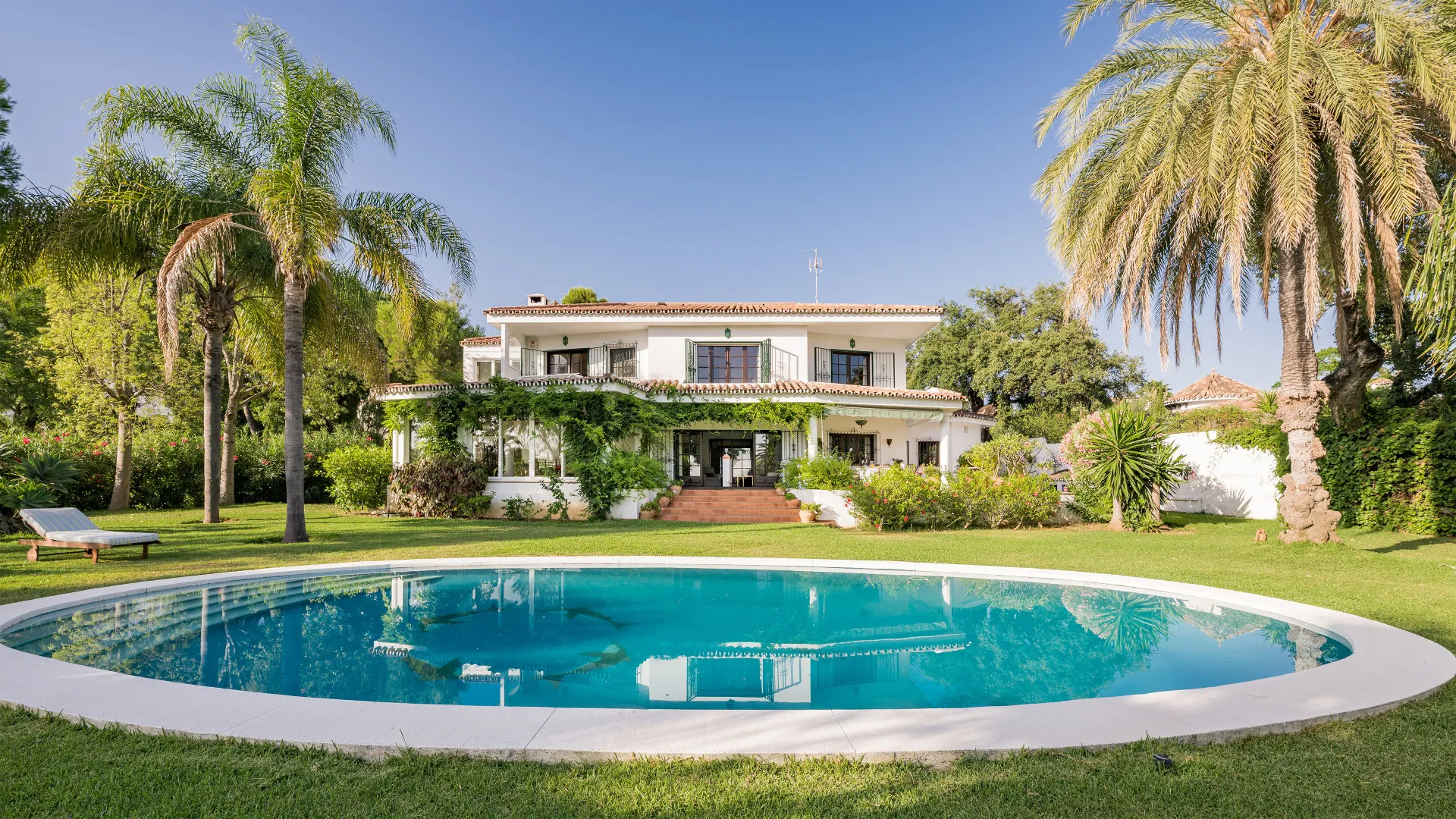 Marbella Golden Mile 4 bedrooms villa for sale
