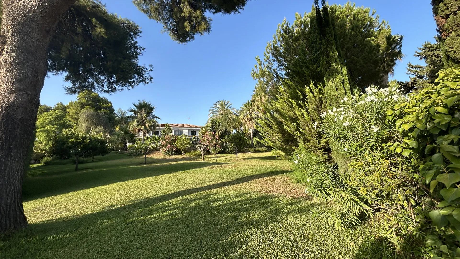 Marbella Golden Mile 4 bedrooms villa for sale