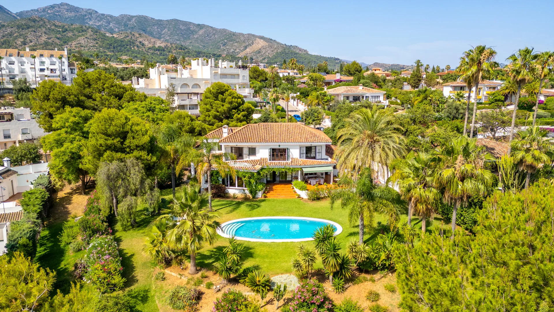 Marbella Golden Mile 4 bedrooms villa for sale