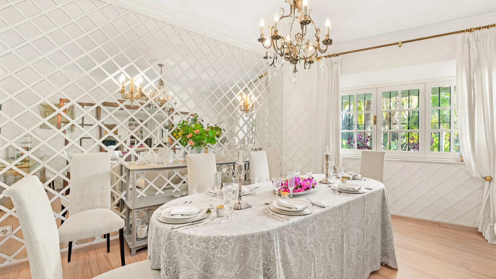 Marbella Golden Mile 4 bedrooms villa for sale