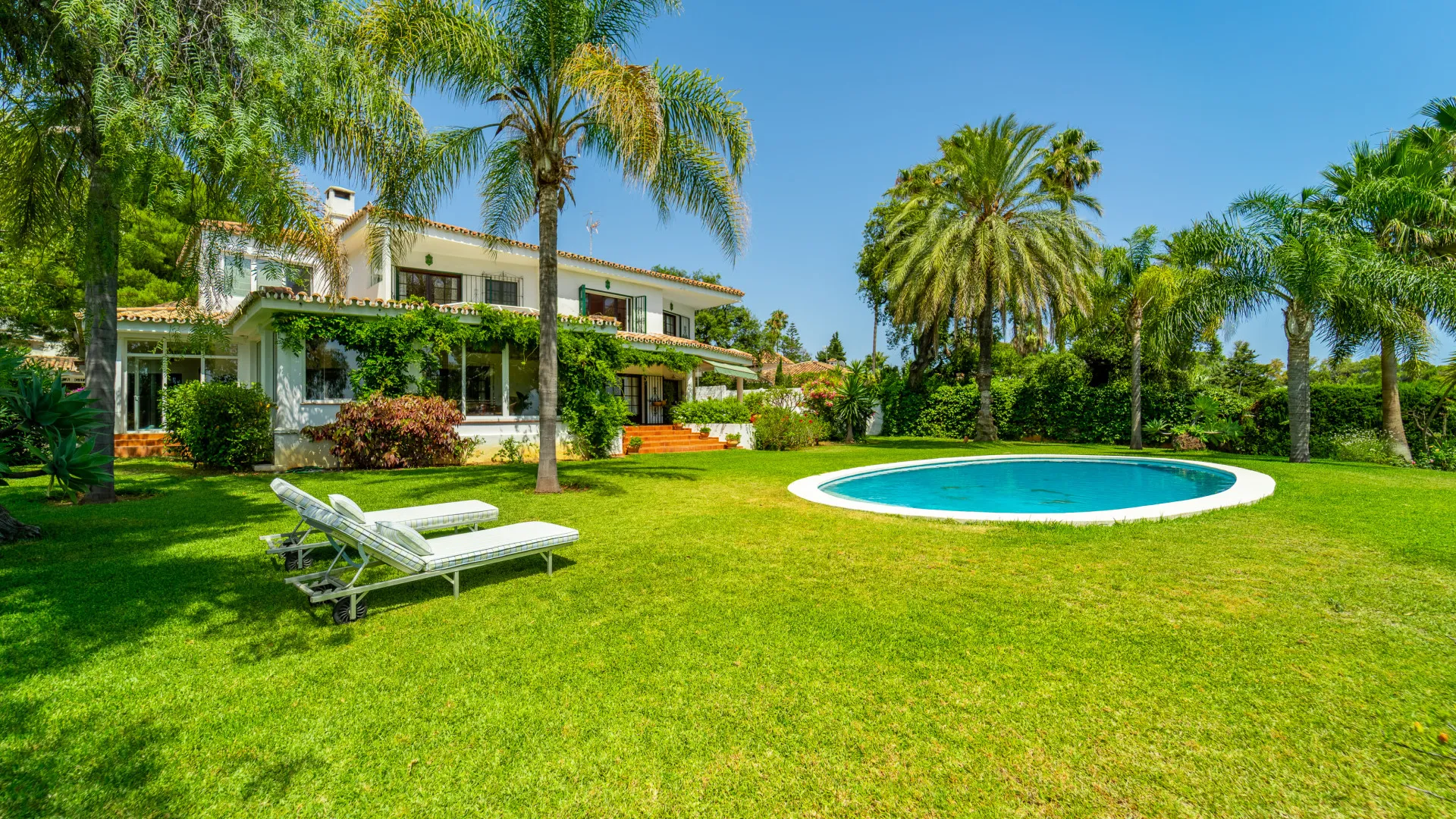 Marbella Golden Mile 4 bedrooms villa for sale