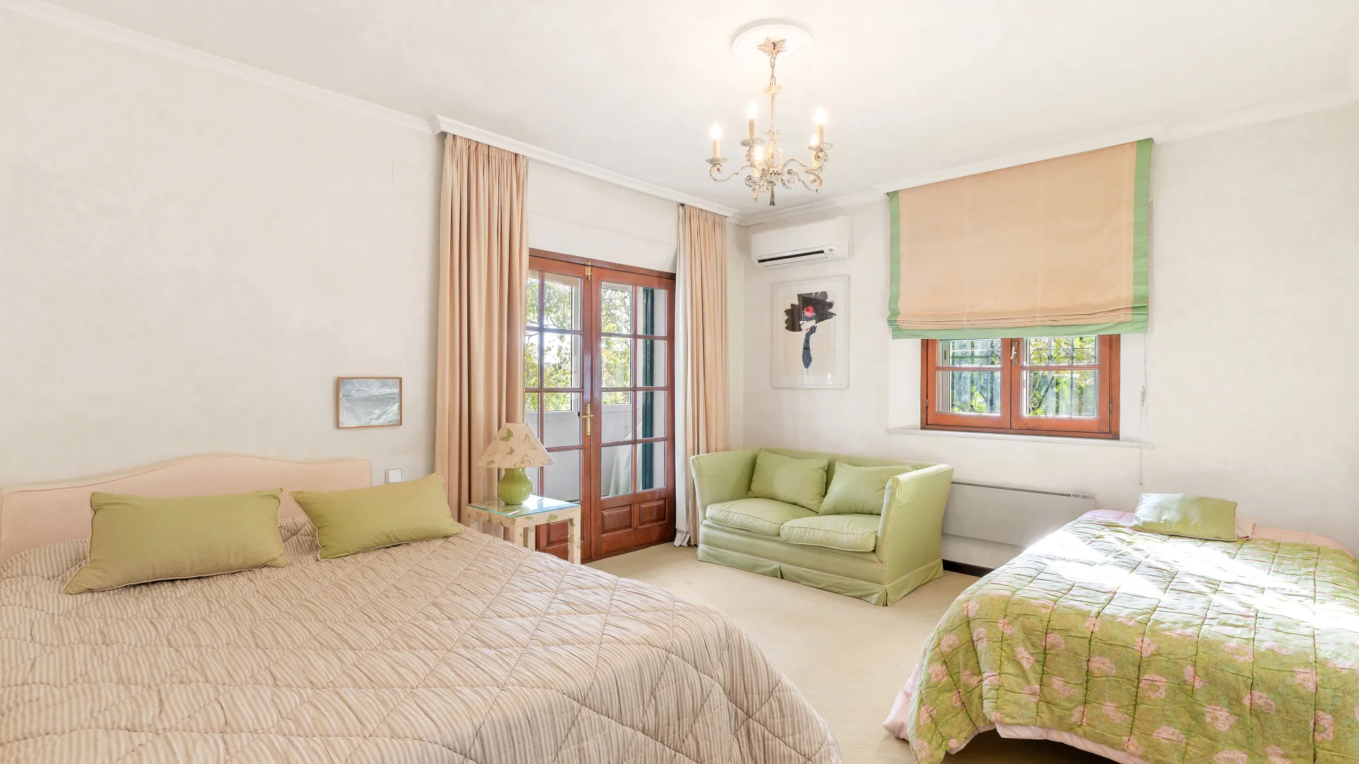 Marbella Golden Mile 4 bedrooms villa for sale
