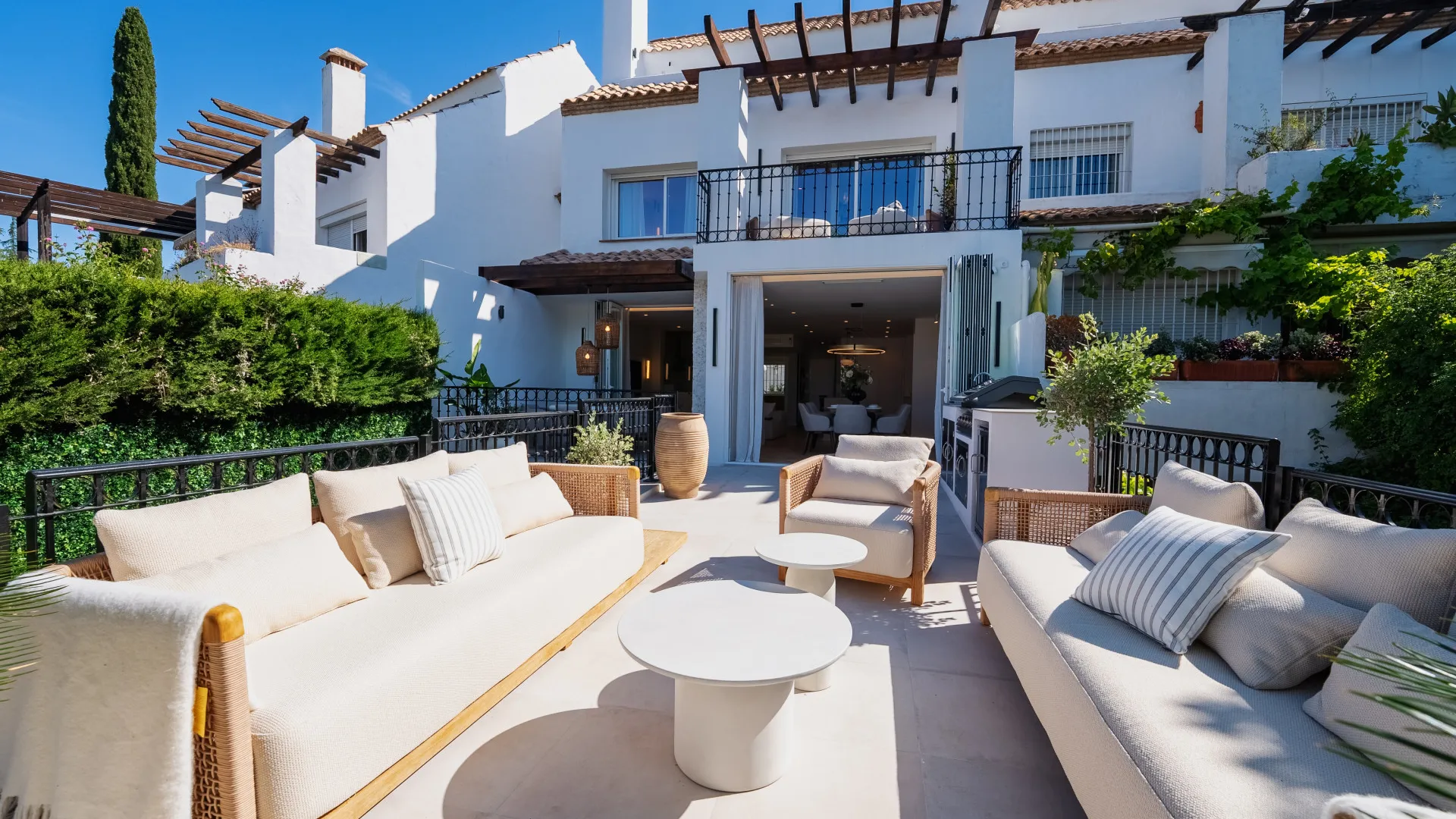 For sale 5 bedrooms town house in Altos de Salamanca