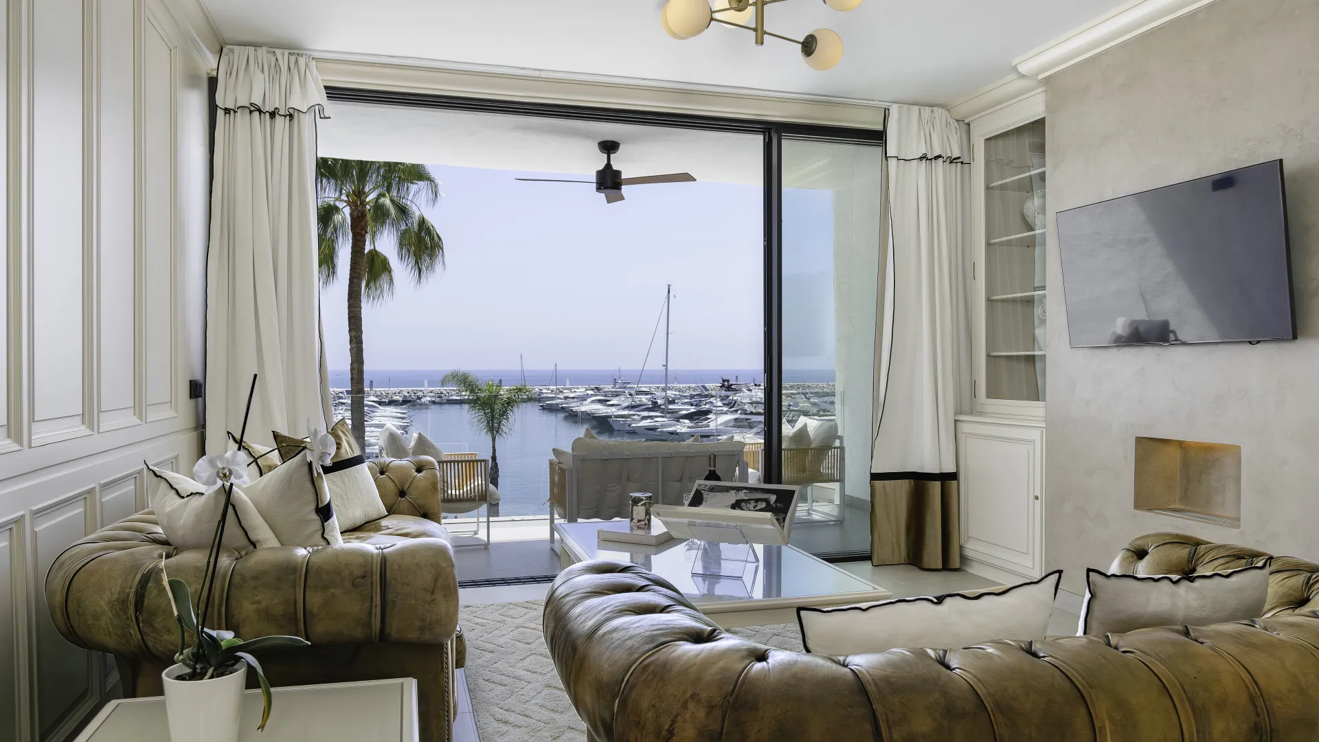 Se vende apartamento con 2 dormitorios en Marbella - Puerto Banus