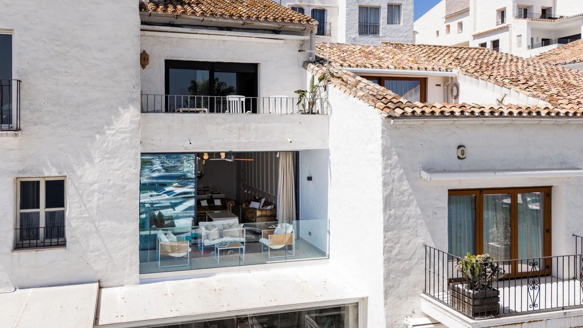 Se vende apartamento con 2 dormitorios en Marbella - Puerto Banus