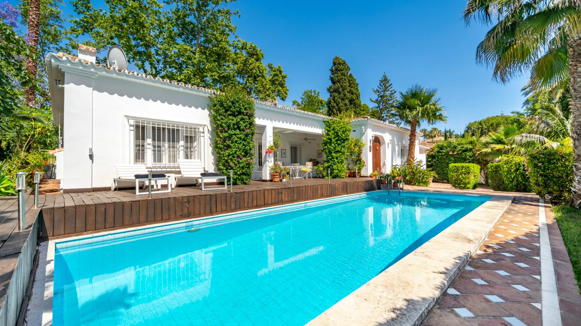 Villa en venta en Guadalmina Alta