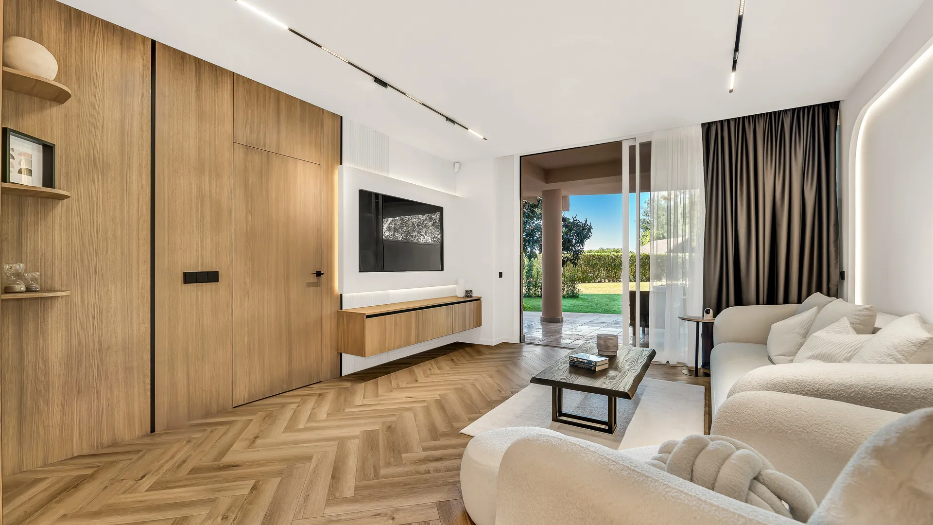 Apartamento planta baja en venta en Magna Marbella