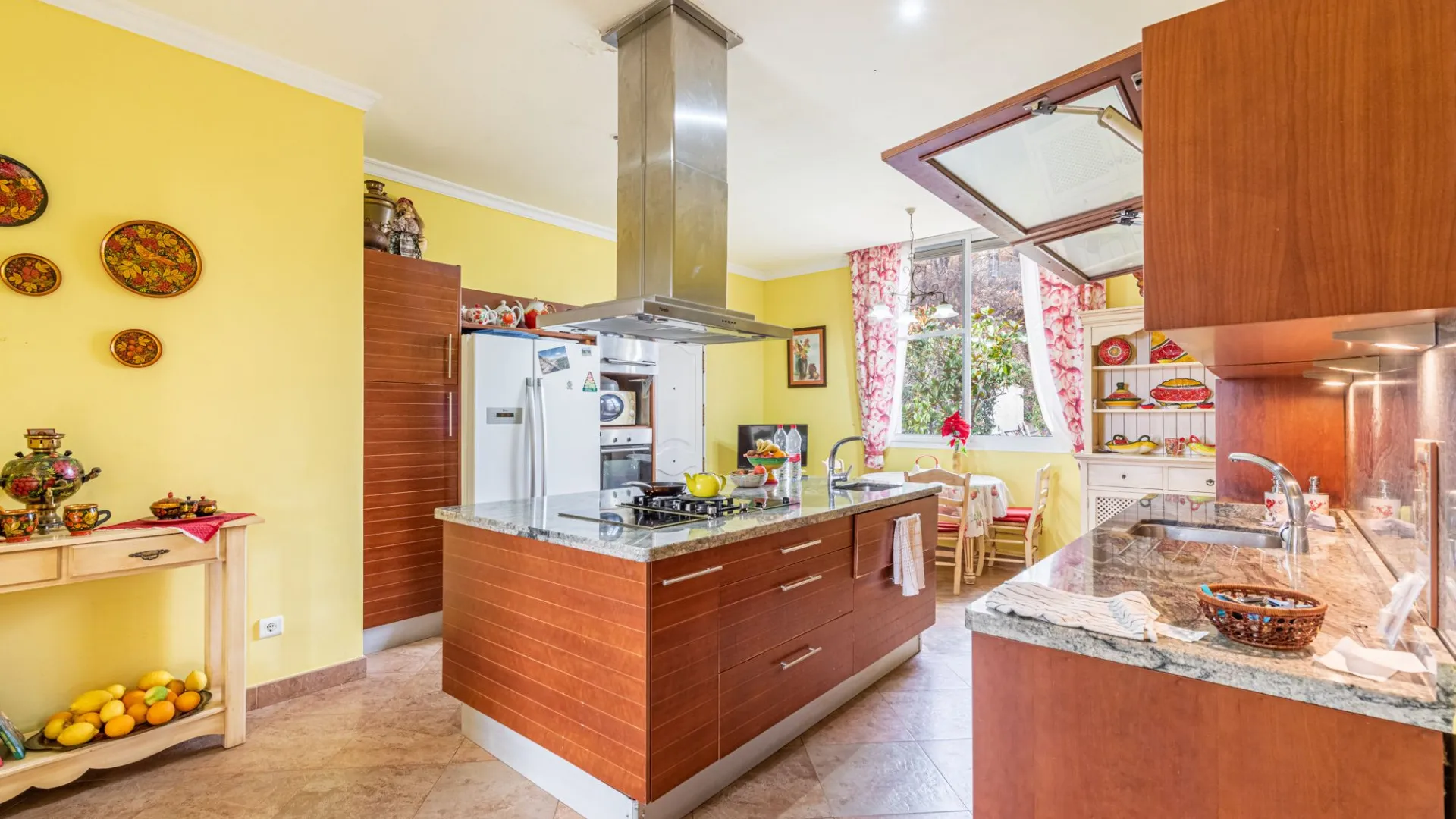 Villa a la venta en Altos de Estepona
