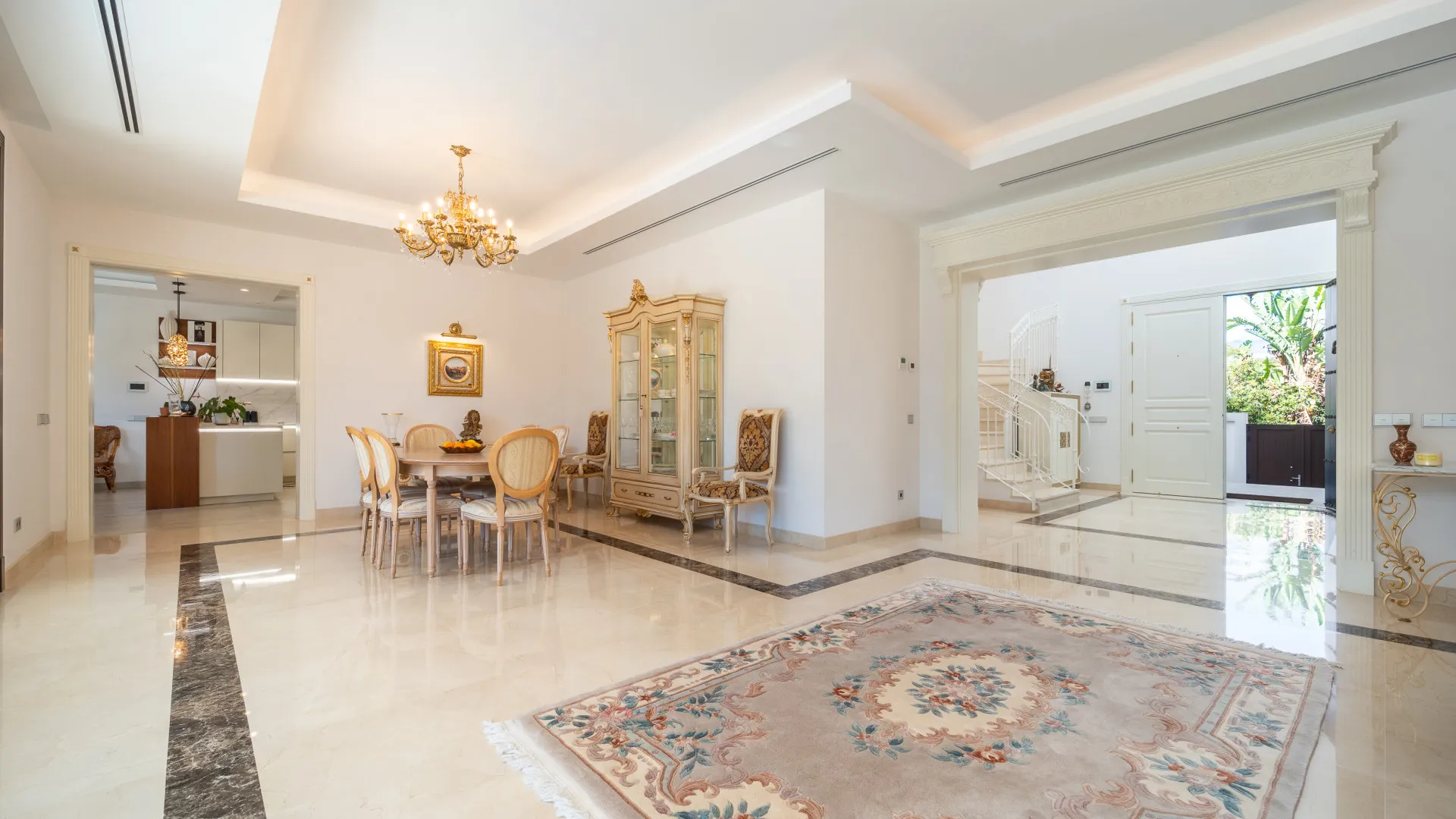 For sale 7 bedrooms villa in Casasola