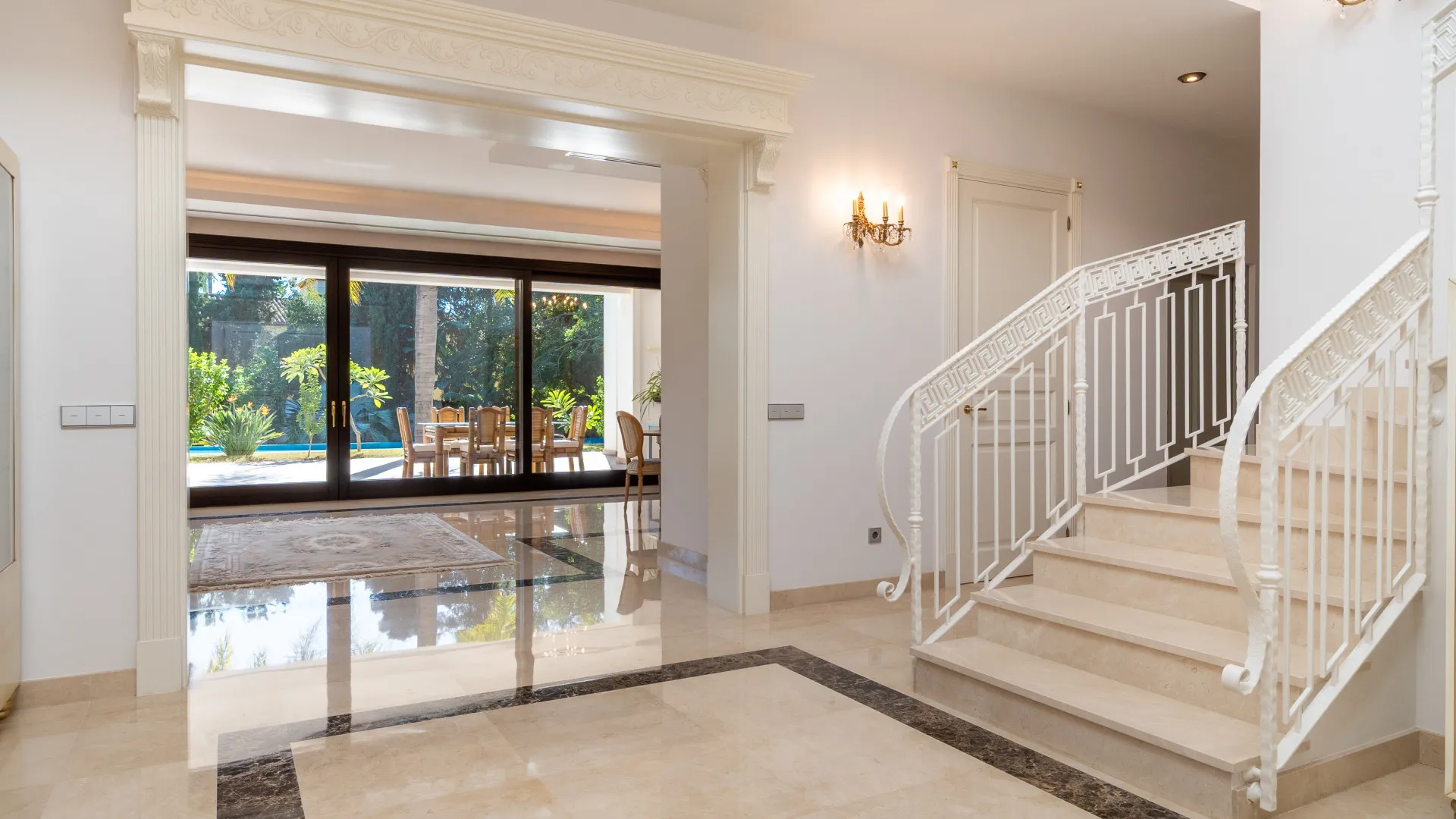 For sale 7 bedrooms villa in Casasola