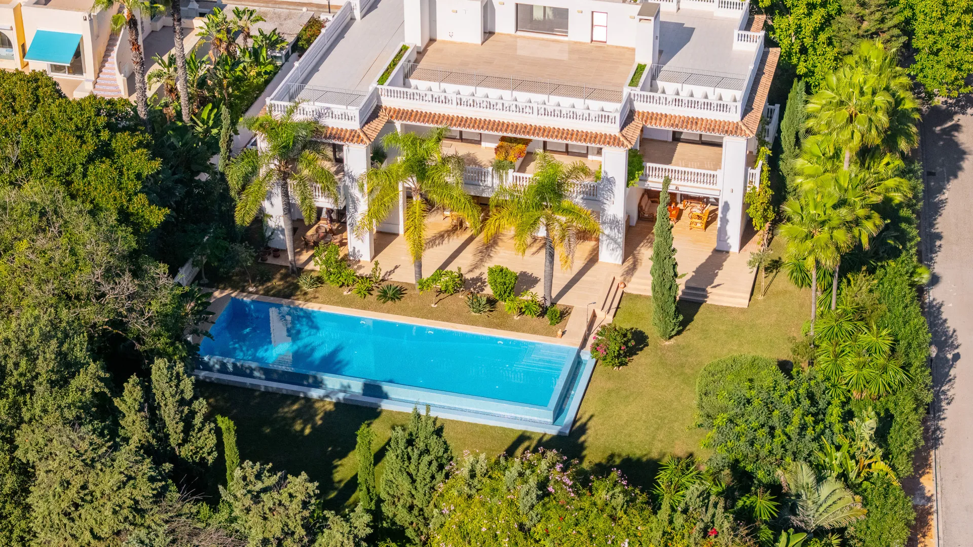 For sale 7 bedrooms villa in Casasola