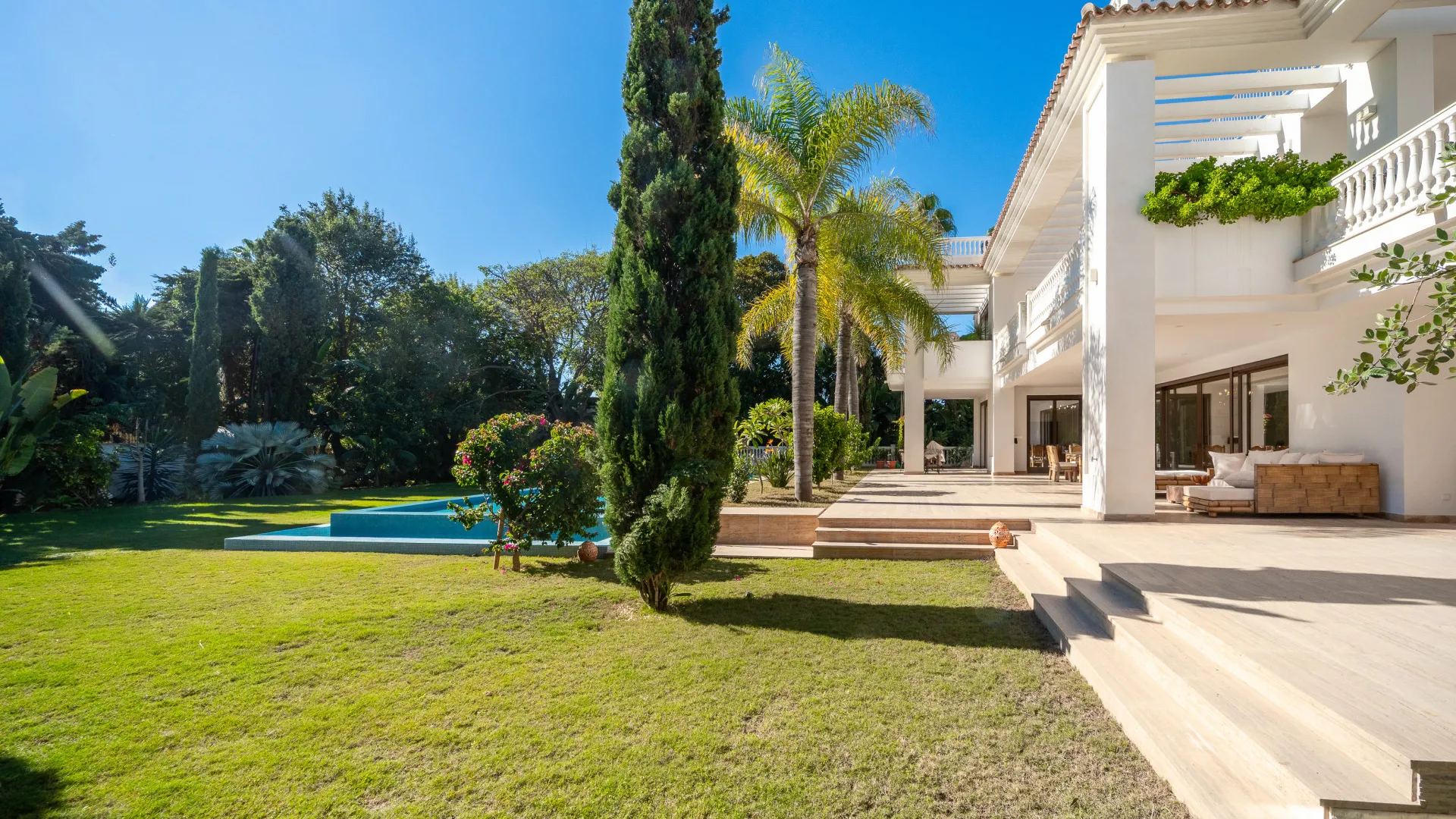 For sale 7 bedrooms villa in Casasola