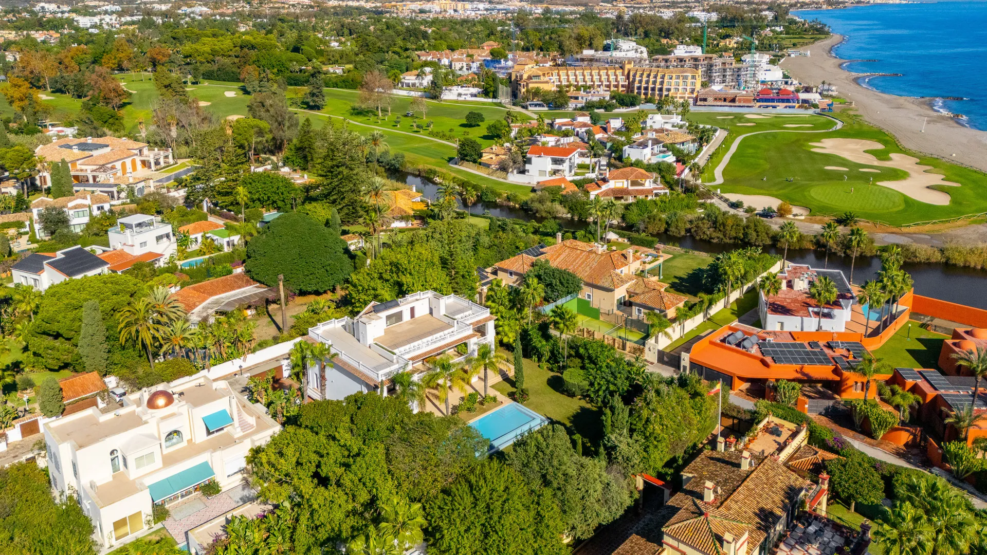 For sale 7 bedrooms villa in Casasola