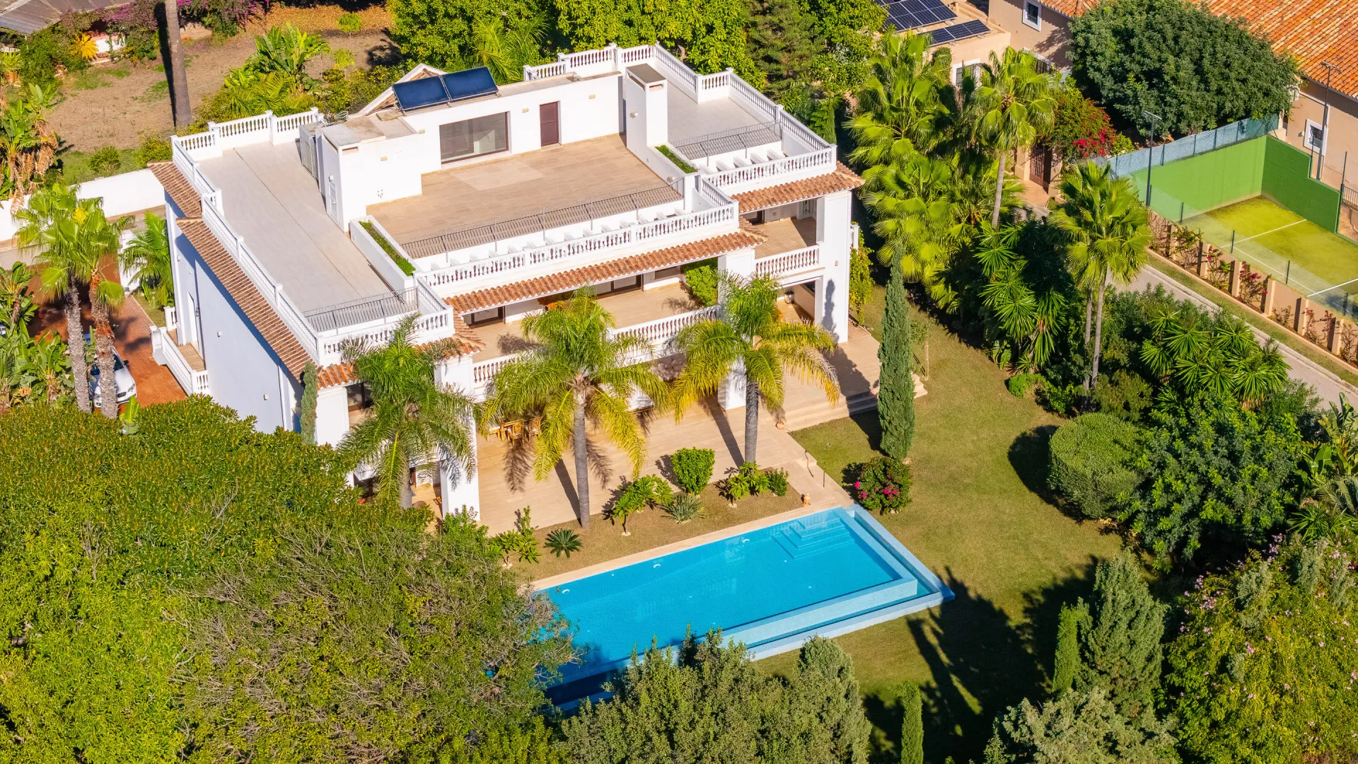 For sale 7 bedrooms villa in Casasola