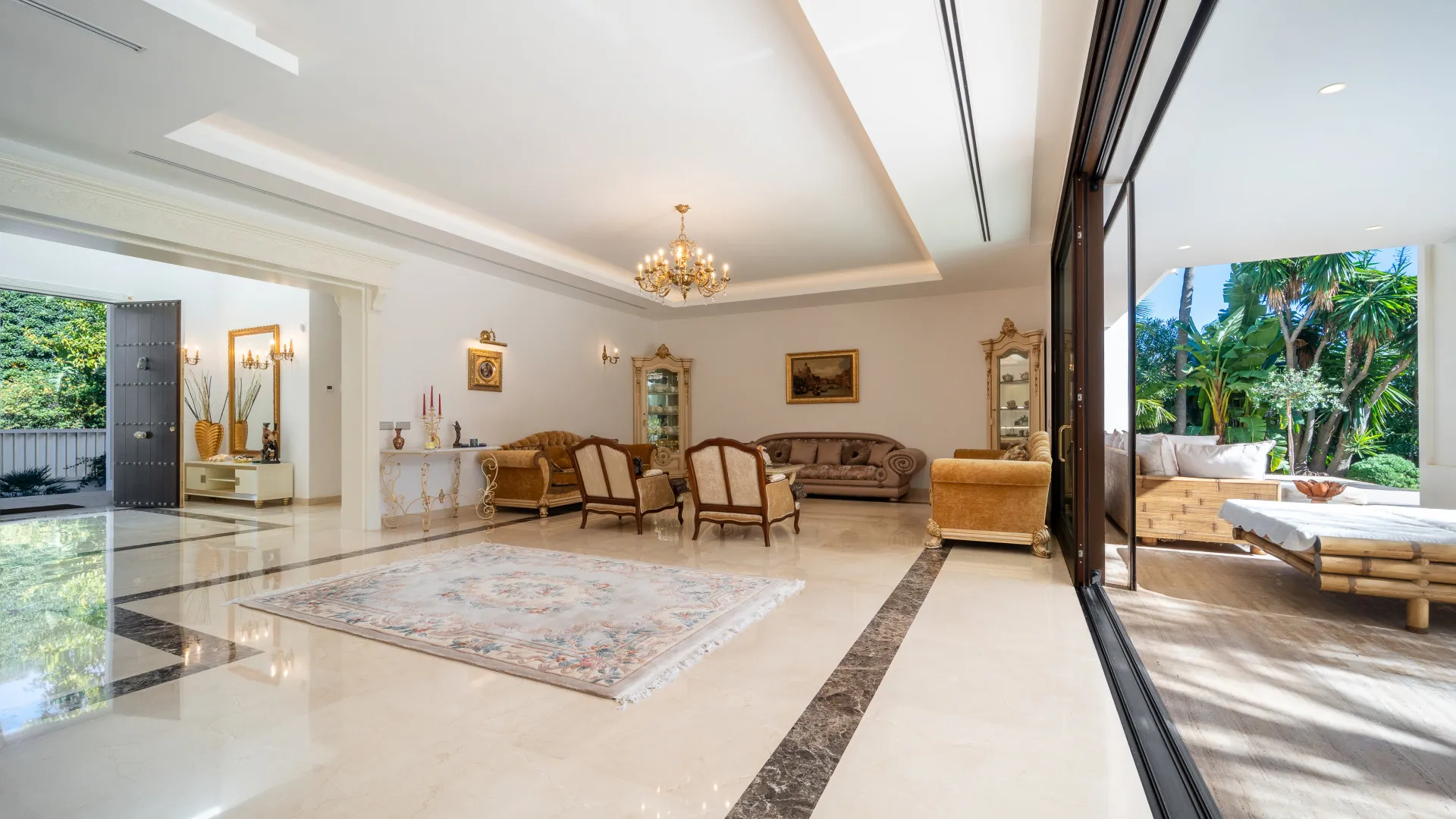 For sale 7 bedrooms villa in Casasola