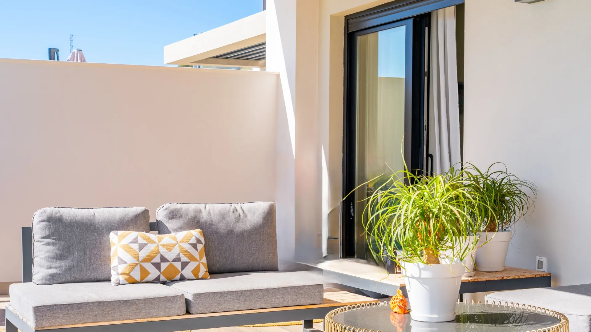 2 bedrooms apartment for sale in Marbella Lake