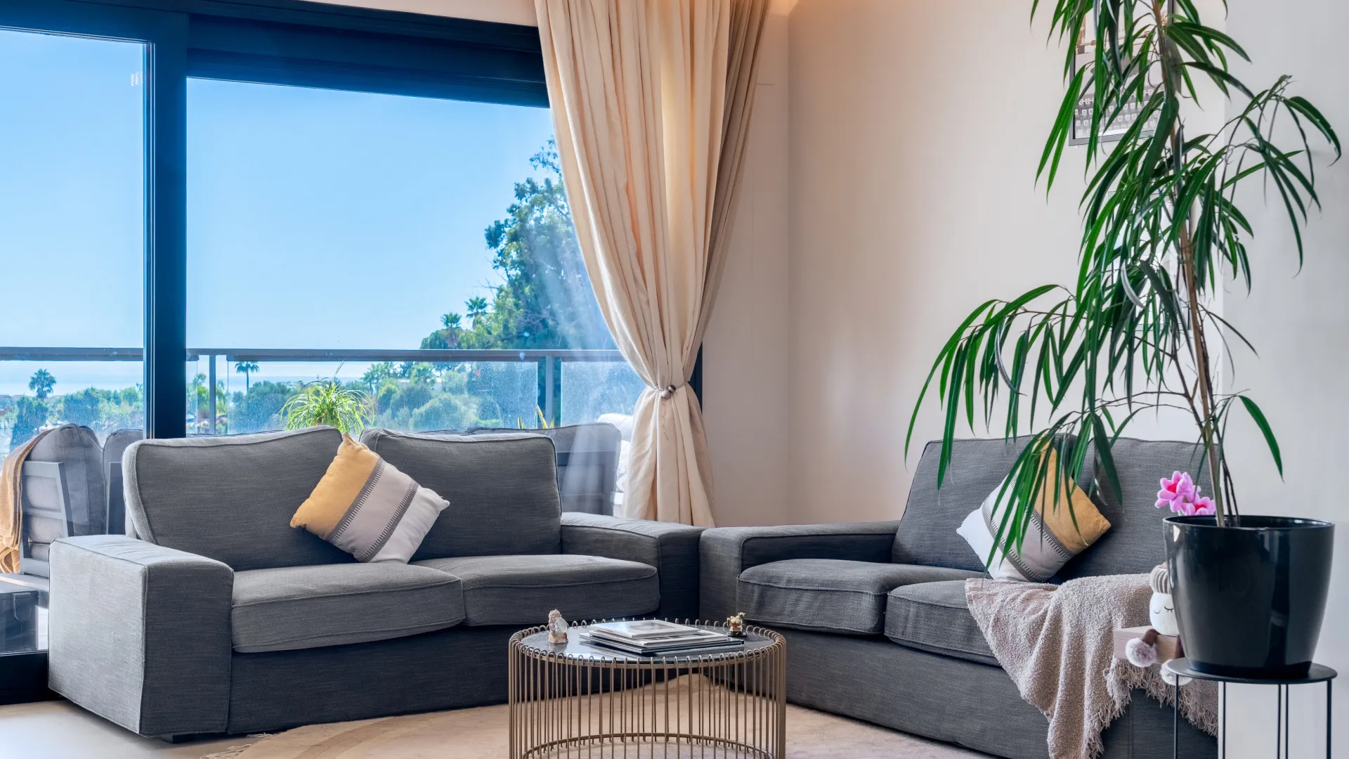 2 bedrooms apartment for sale in Marbella Lake