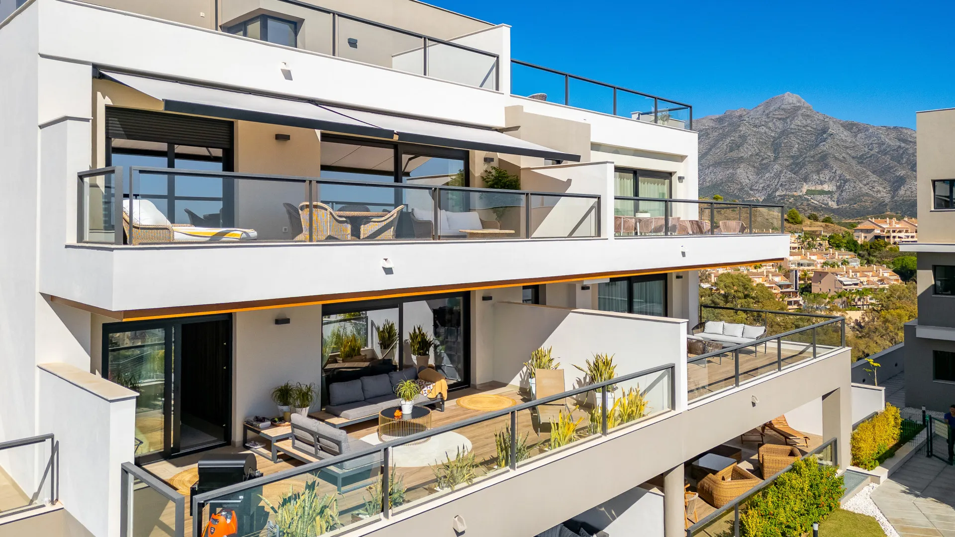 2 bedrooms apartment for sale in Marbella Lake