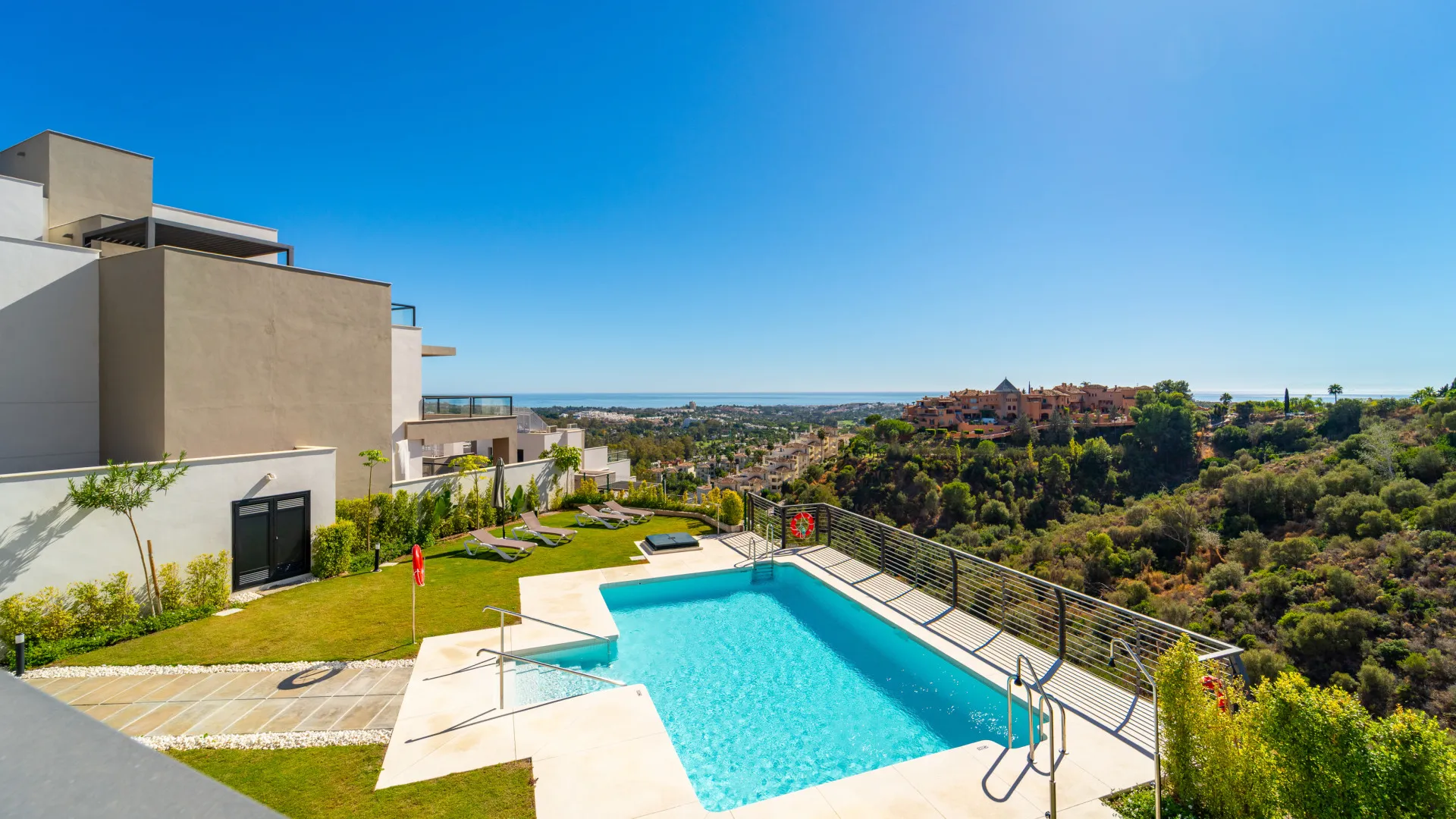 2 bedrooms apartment for sale in Marbella Lake